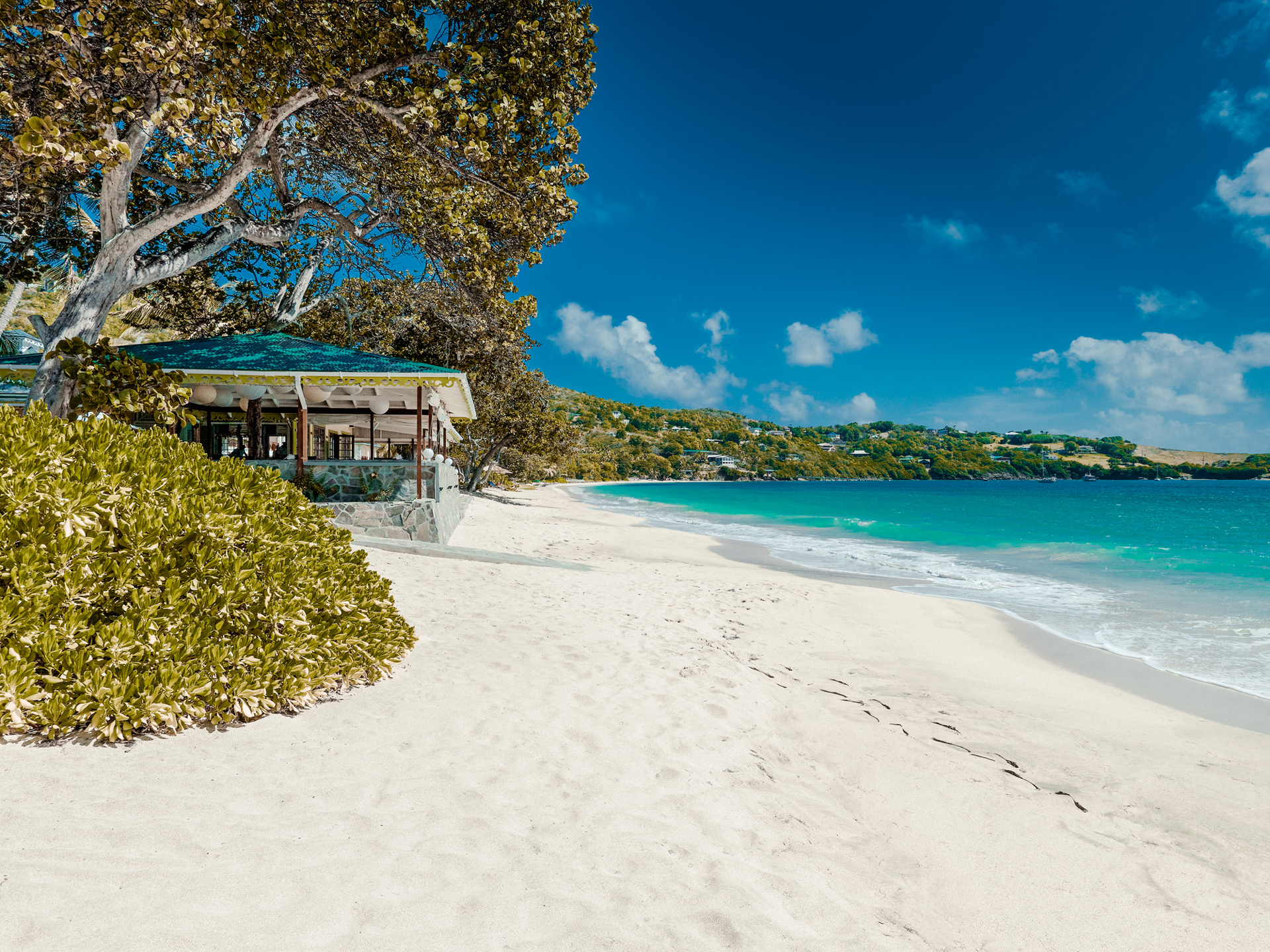 The sandy beach at Bequia Beach Hotel