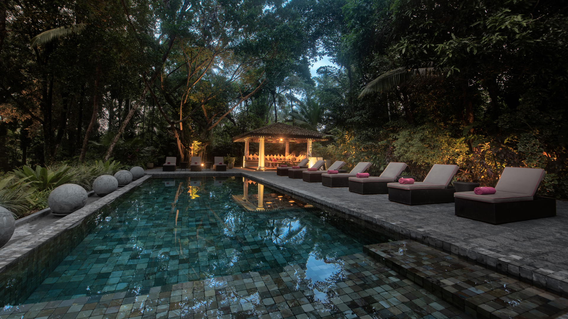  Worldwide, Sri Lanka, The Wallawwa, Swimming pool