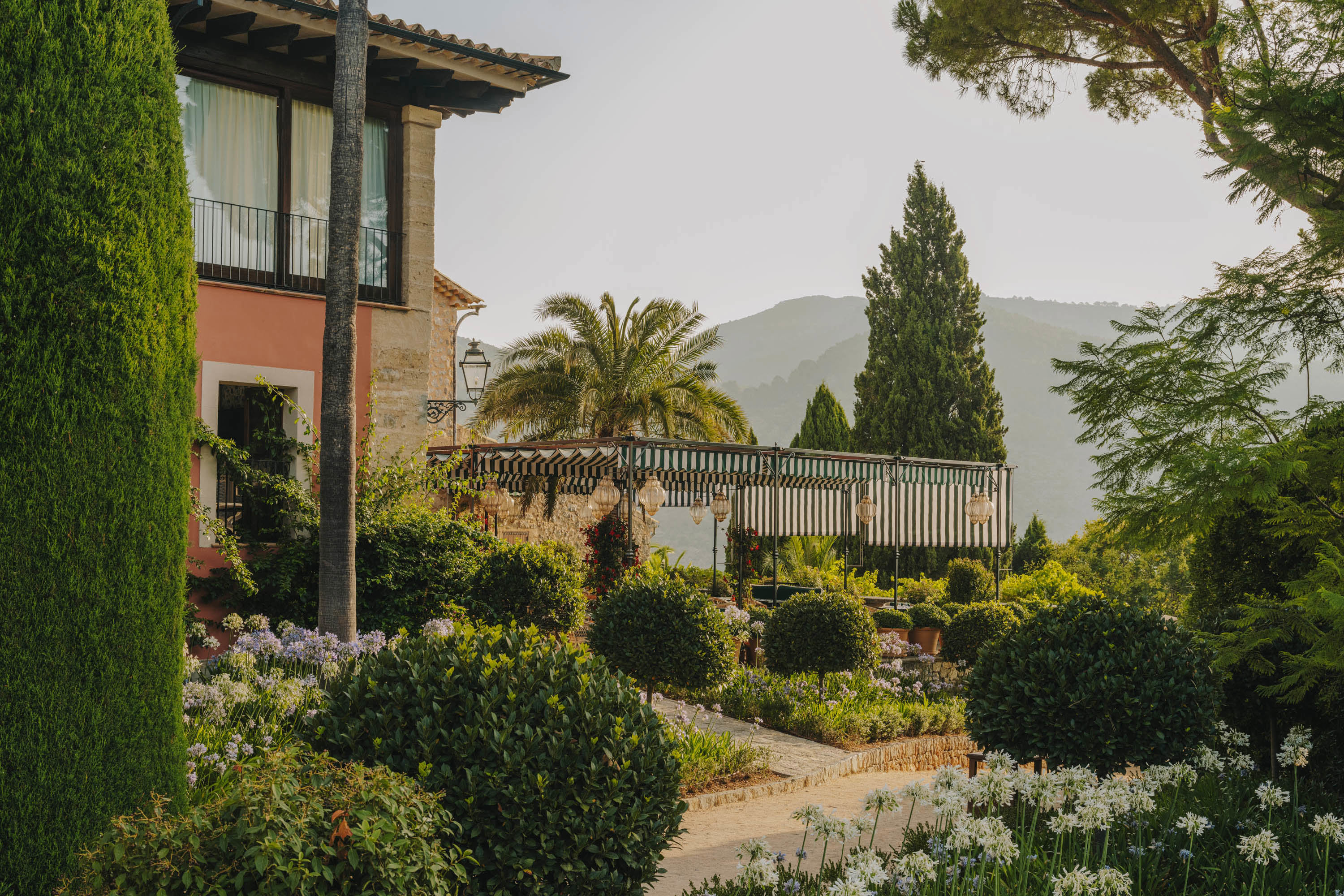View over the flowerbeds to Mar & Duix restaurant