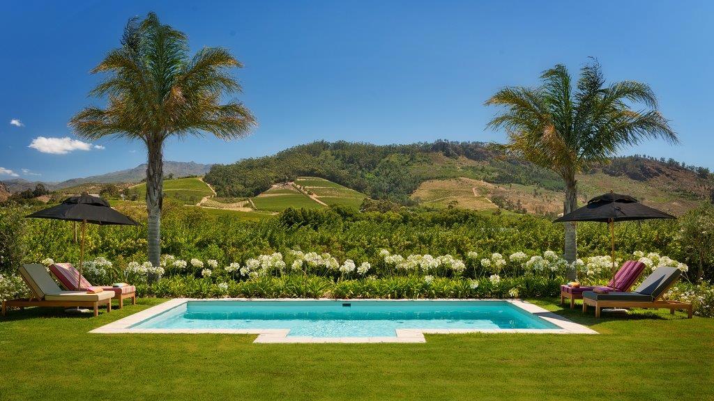  Africa, South Africa, La Cle De Montagners, Pool view 