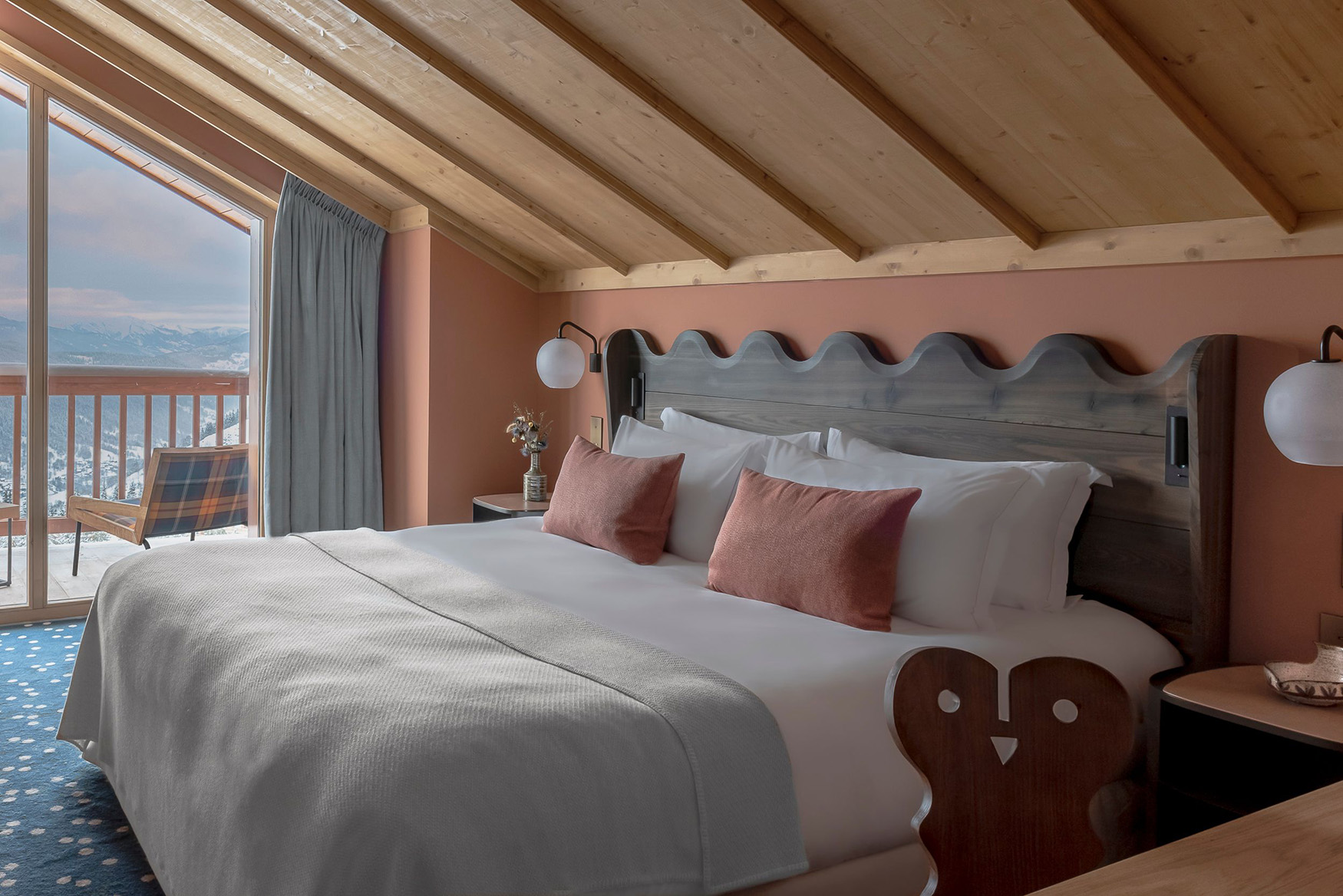 Ski & Snow, France, The Three Valleys, Meribel, Le Cou Cou, prestige suite bedroom 