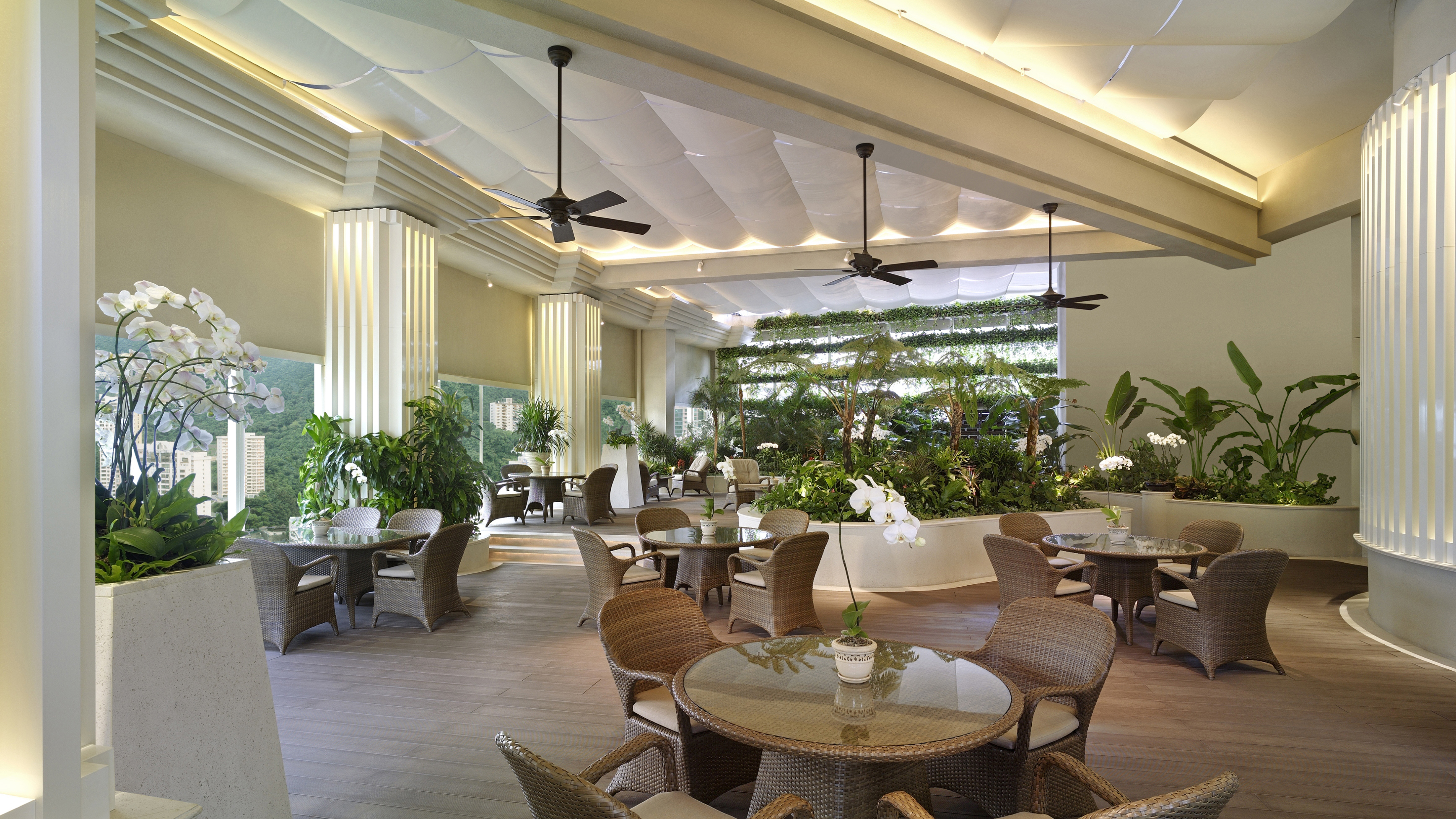  Worldwide, Hong Kong, Island Shangri La, Hong Kong, Roof garden