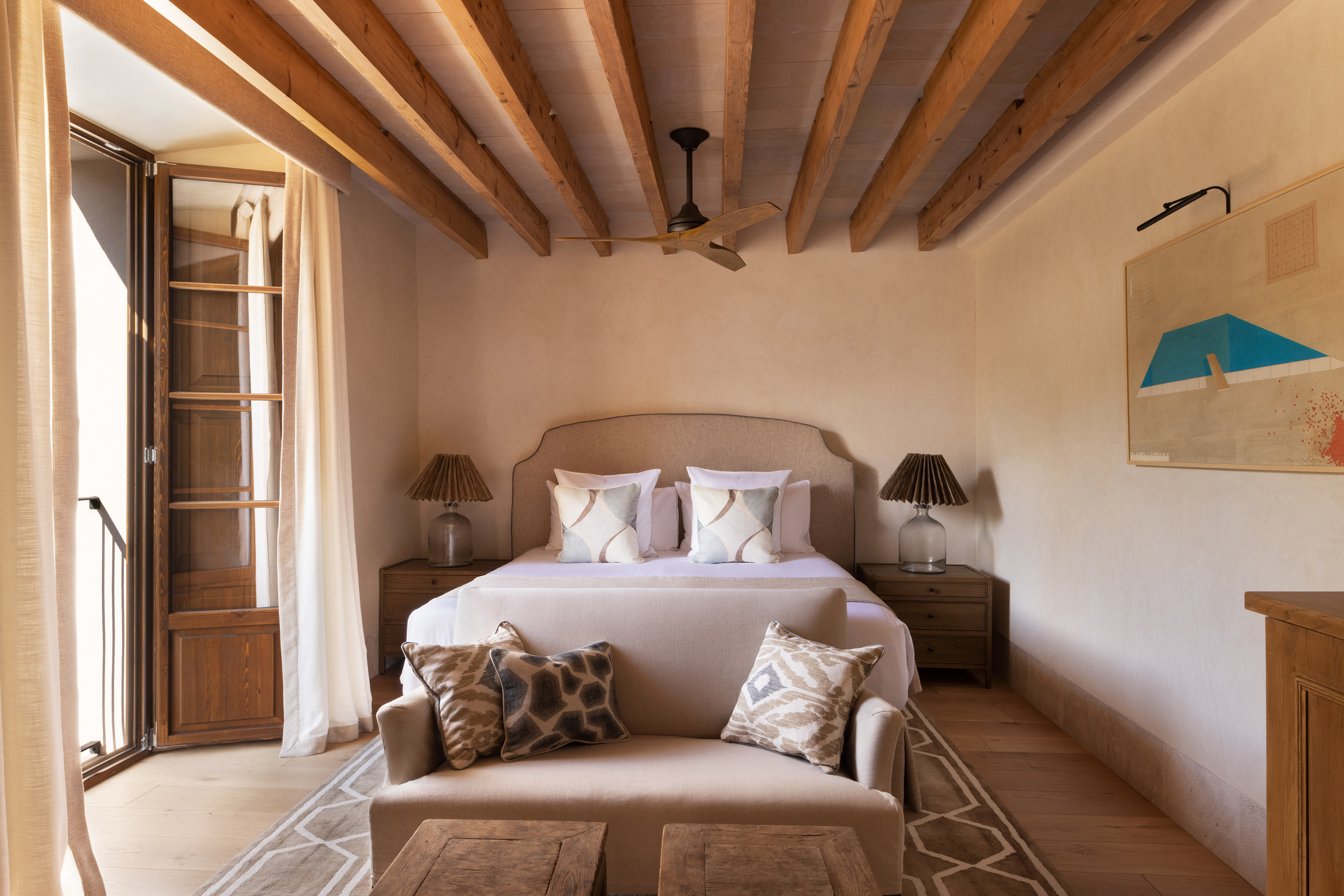 Mountain view room with double bed and original beams