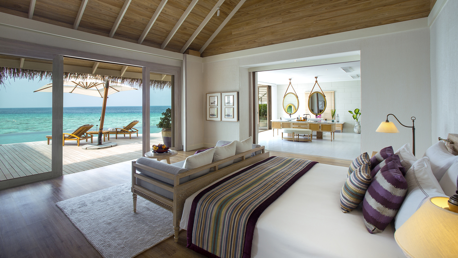 Indian Ocean, Maldives, Milaidhoo, Ocean residence bedroom