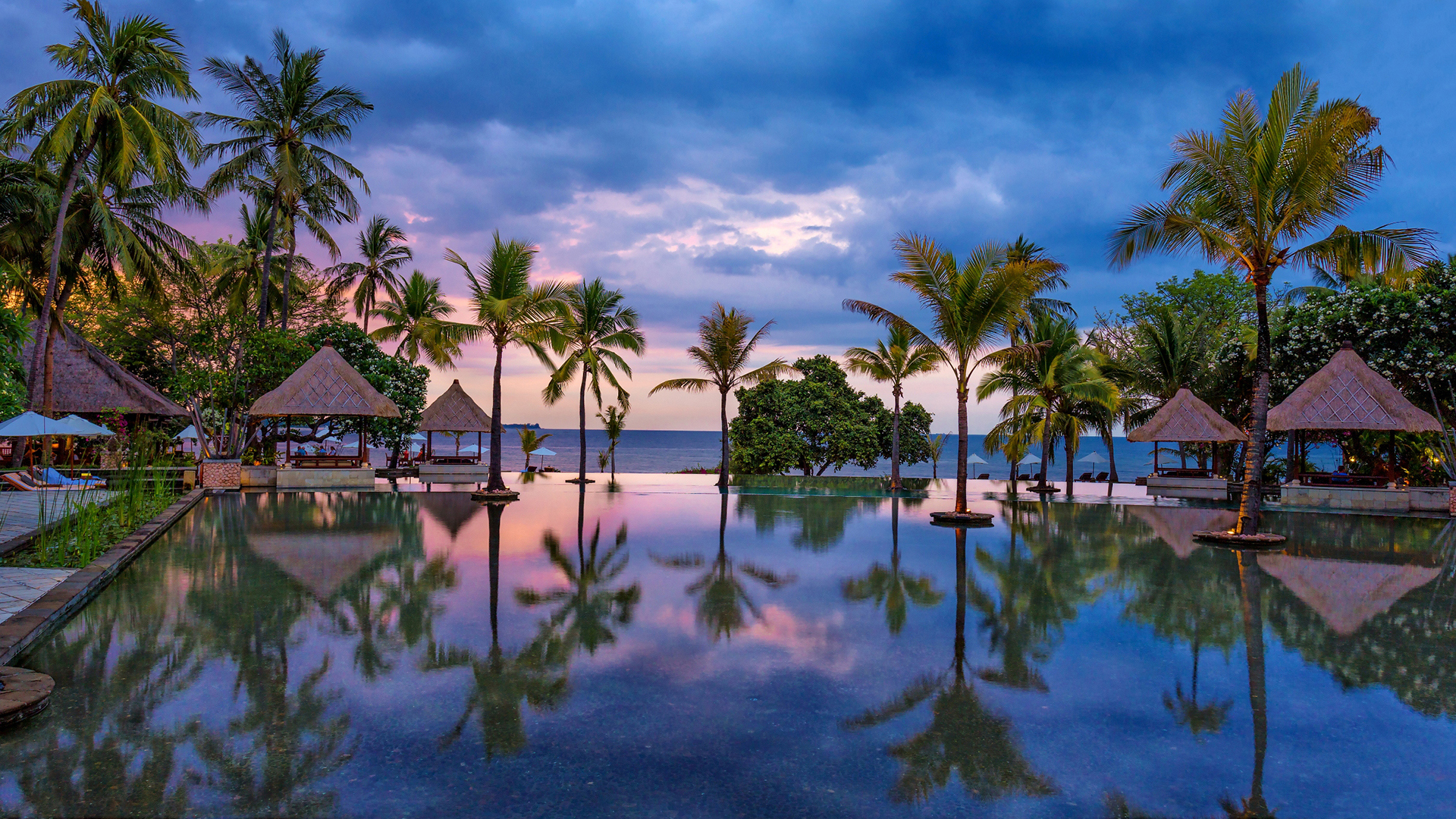 Worldwide, Indonesia, The Oberoi Lombok, Infinity Pool at Sunset