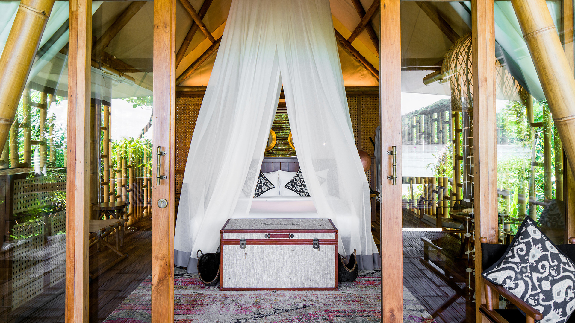 Worldwide, Indonesia, Bawah Reserve, Beach Suite Bedroom