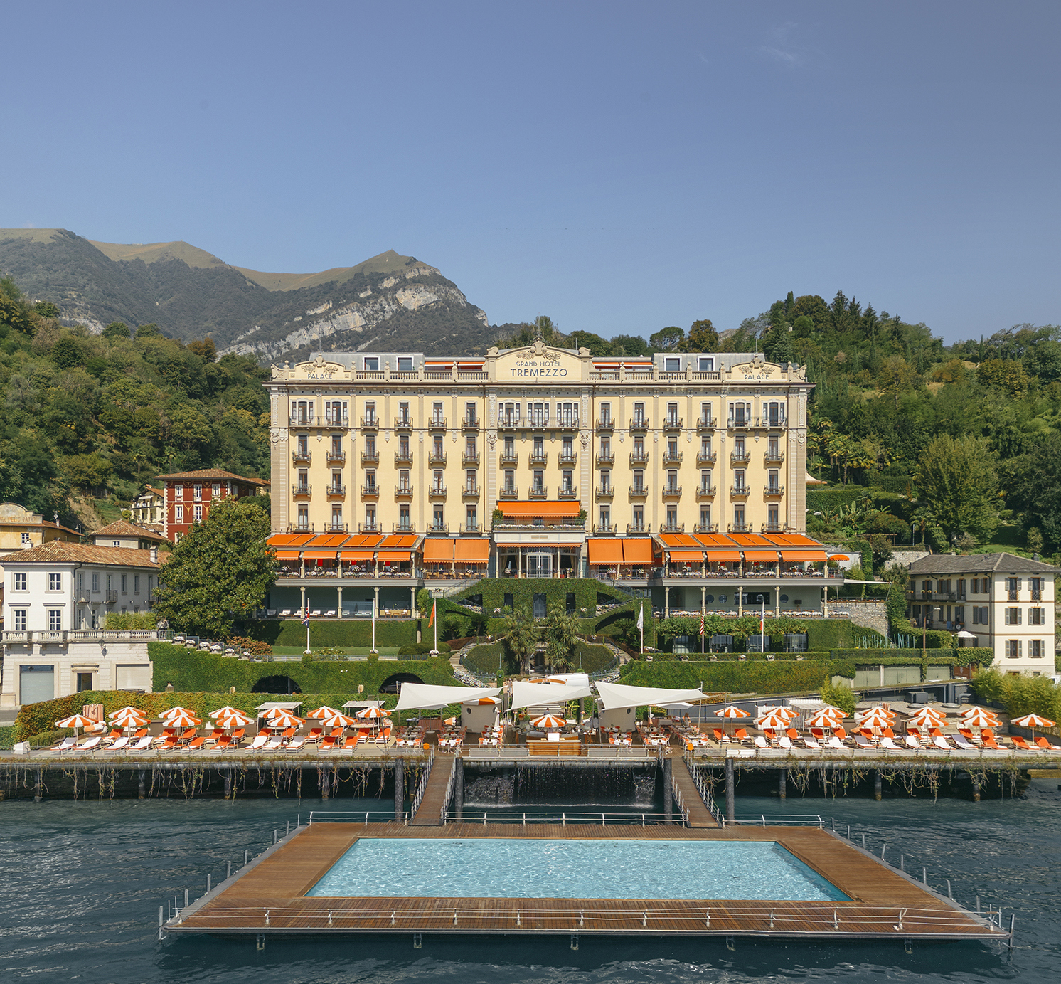 Europe, Italy, Italian Lakes, Lake Como, Grand Hotel Tremezzo, front of hotel 