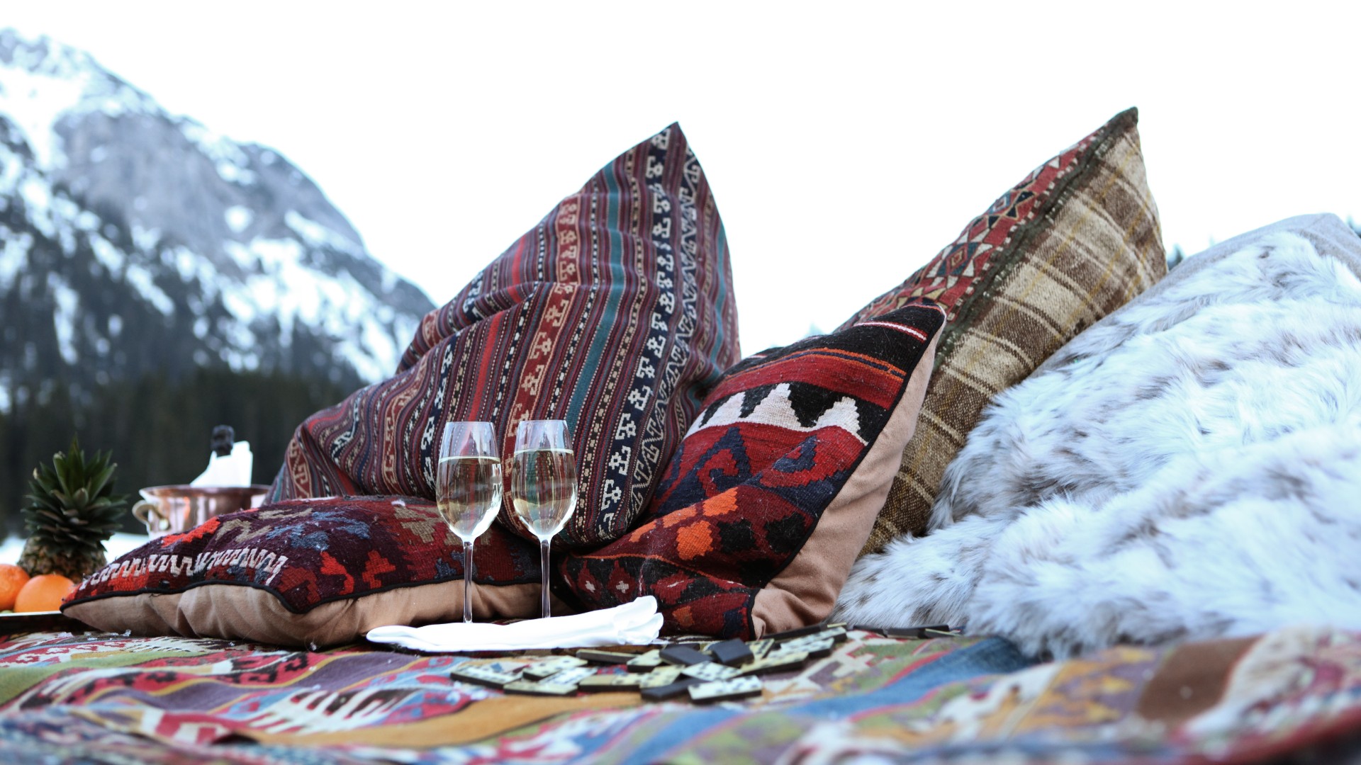 Kristiania Lech boutique hotel, picnic in the snow 