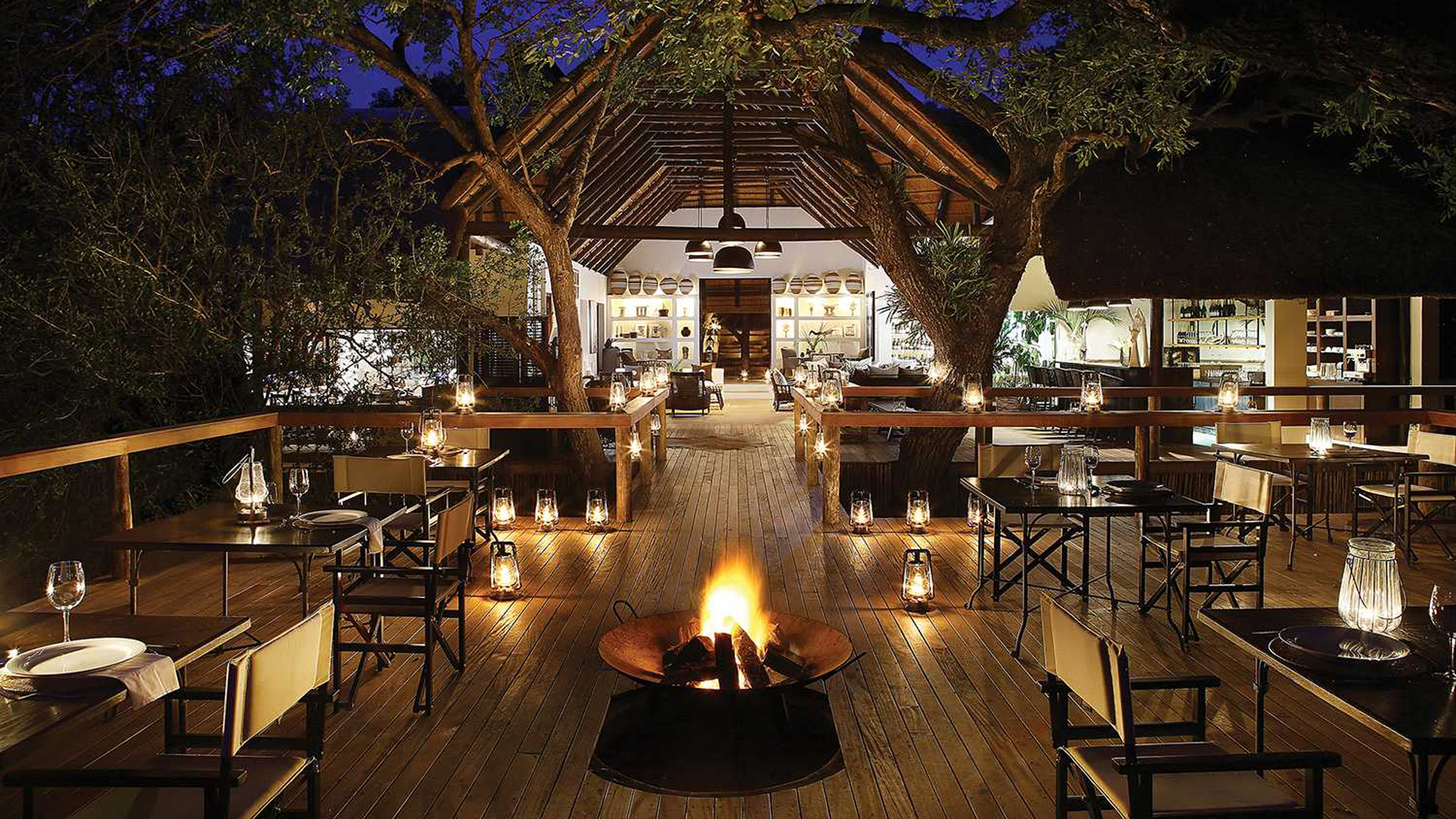  Africa, South Africa, Londolozi Tree Camp, Outdoor dining