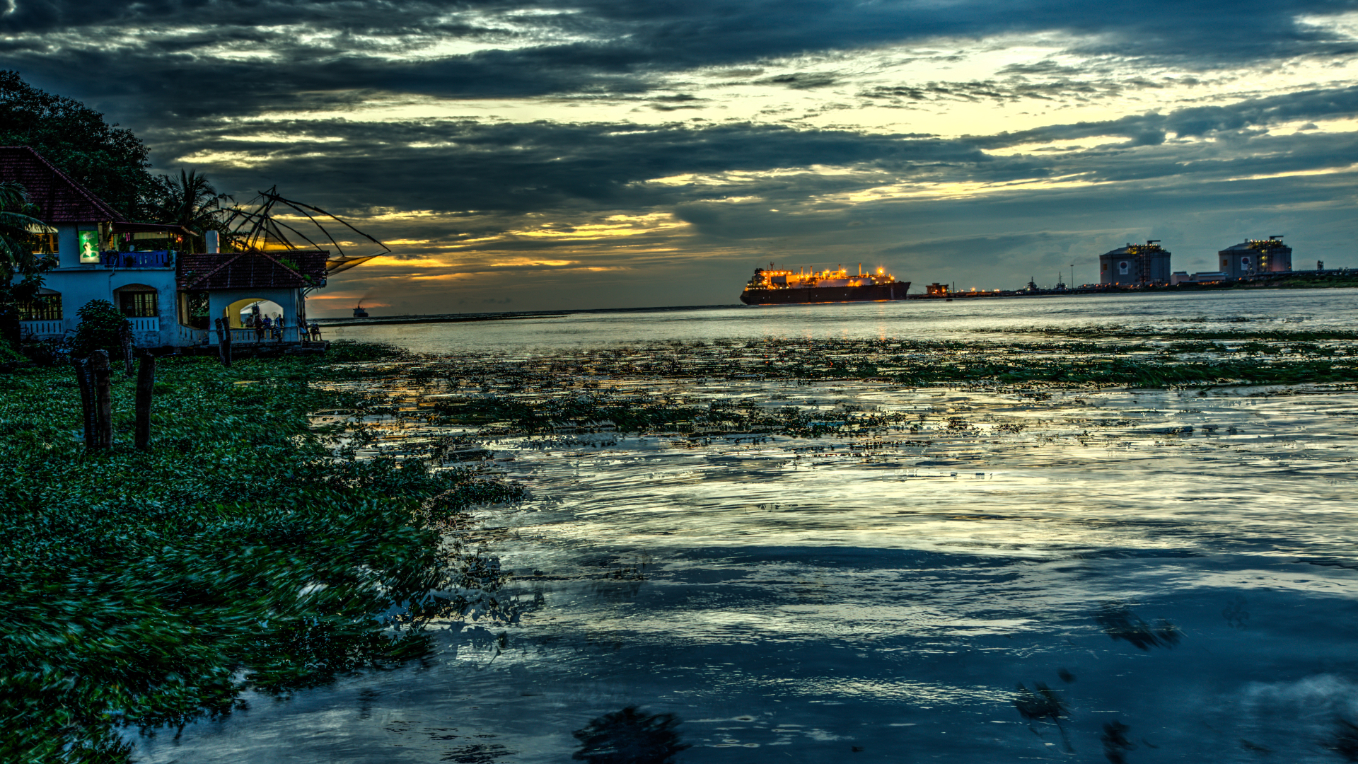  Worldwide, India, Brunton Boatyard, View of the Arabian Sea