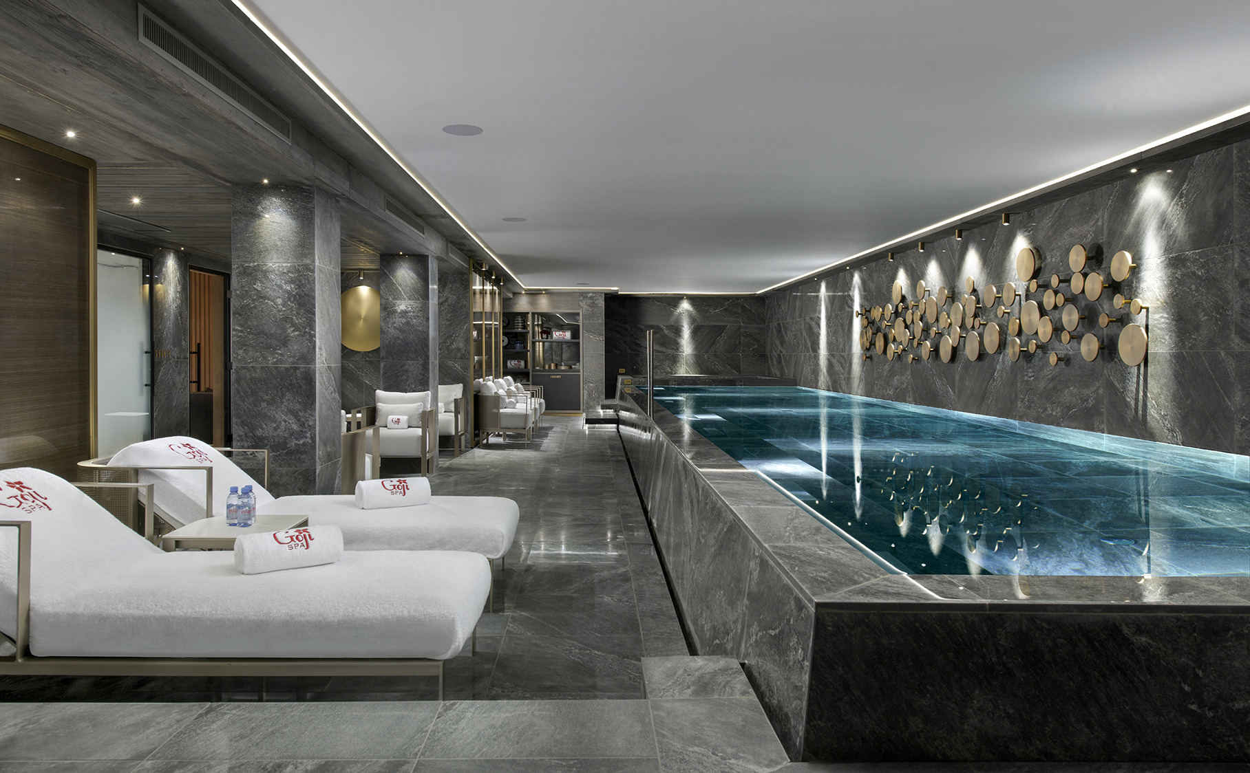 Ski & Snow, Europe, France, Val d'Isere, K2 Chogori, spa pool 