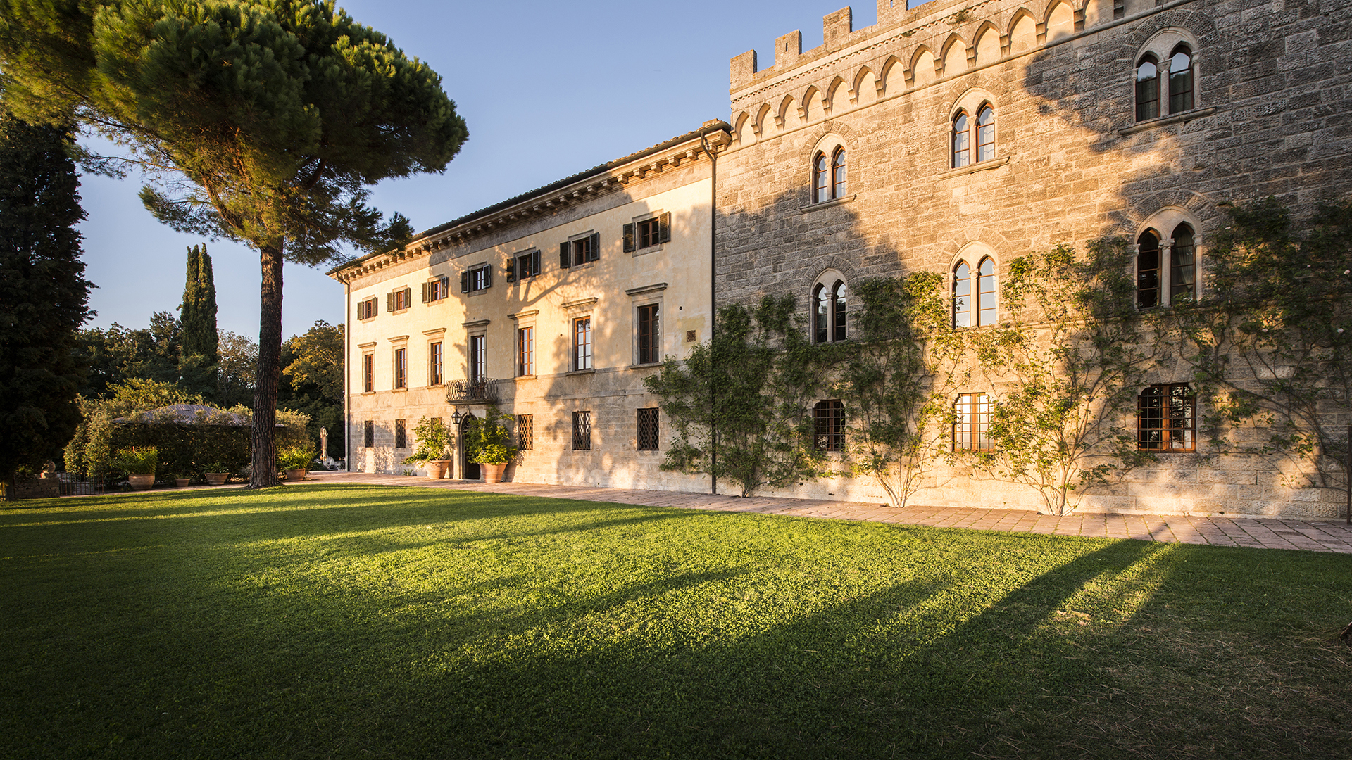 Europe, Italy, Tuscany, Borgo Pignano, Exterior