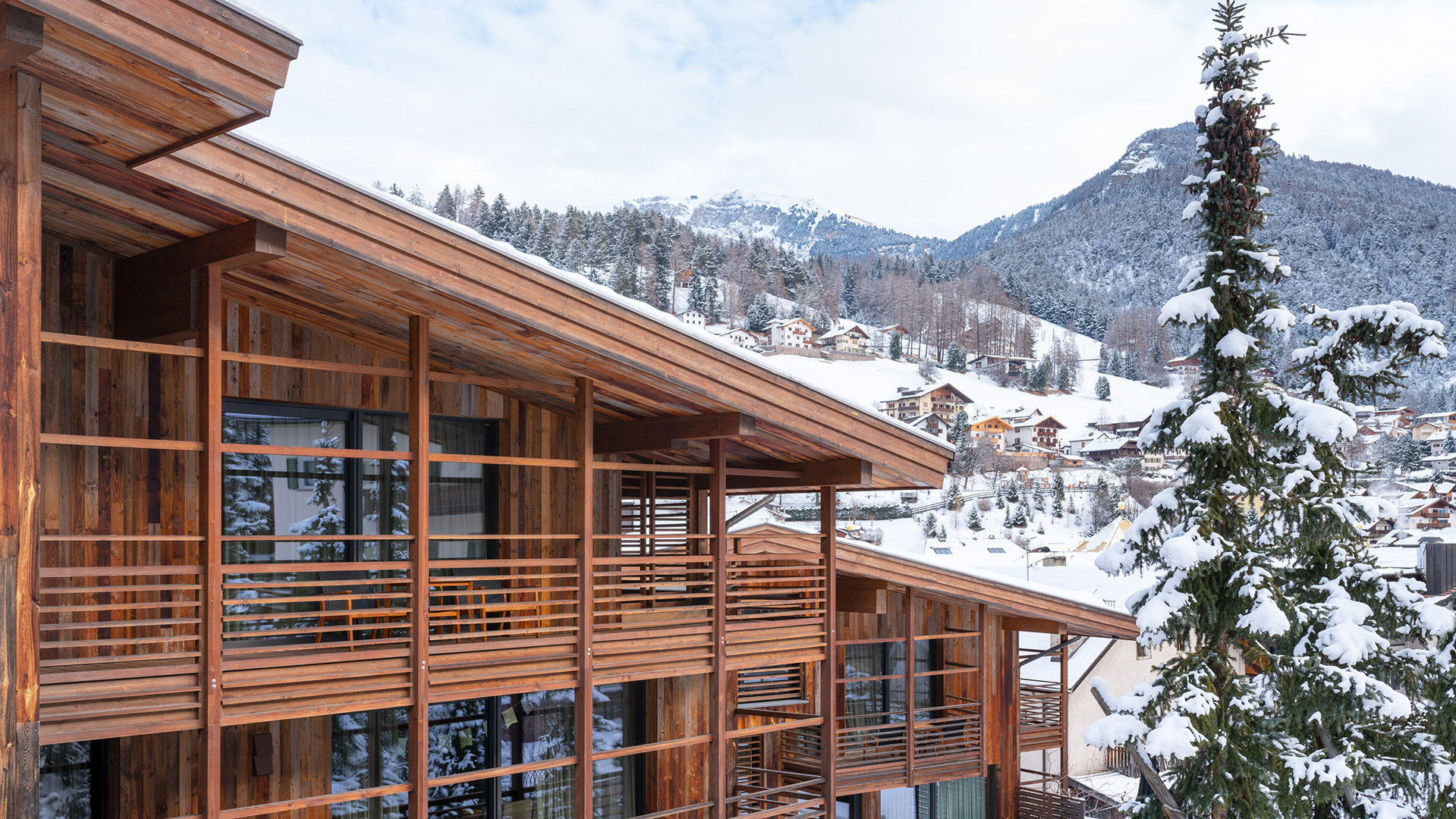 Europe Ski, Italy, Gardena Grodnehof, Suite Balconies