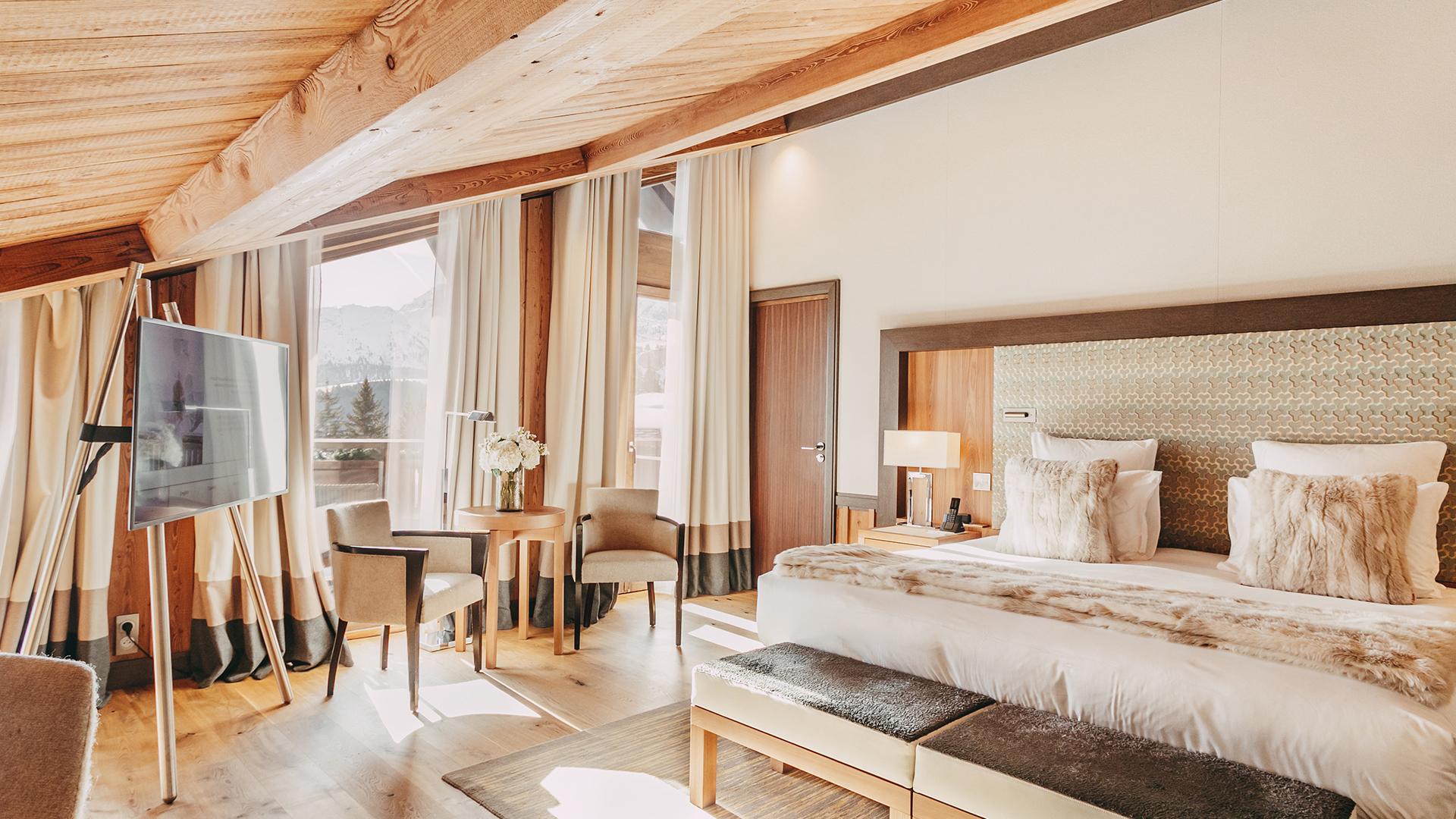 Europe Ski, France, Hôtel Barrière Les Neiges, Courchevel, Prestige Bedroom