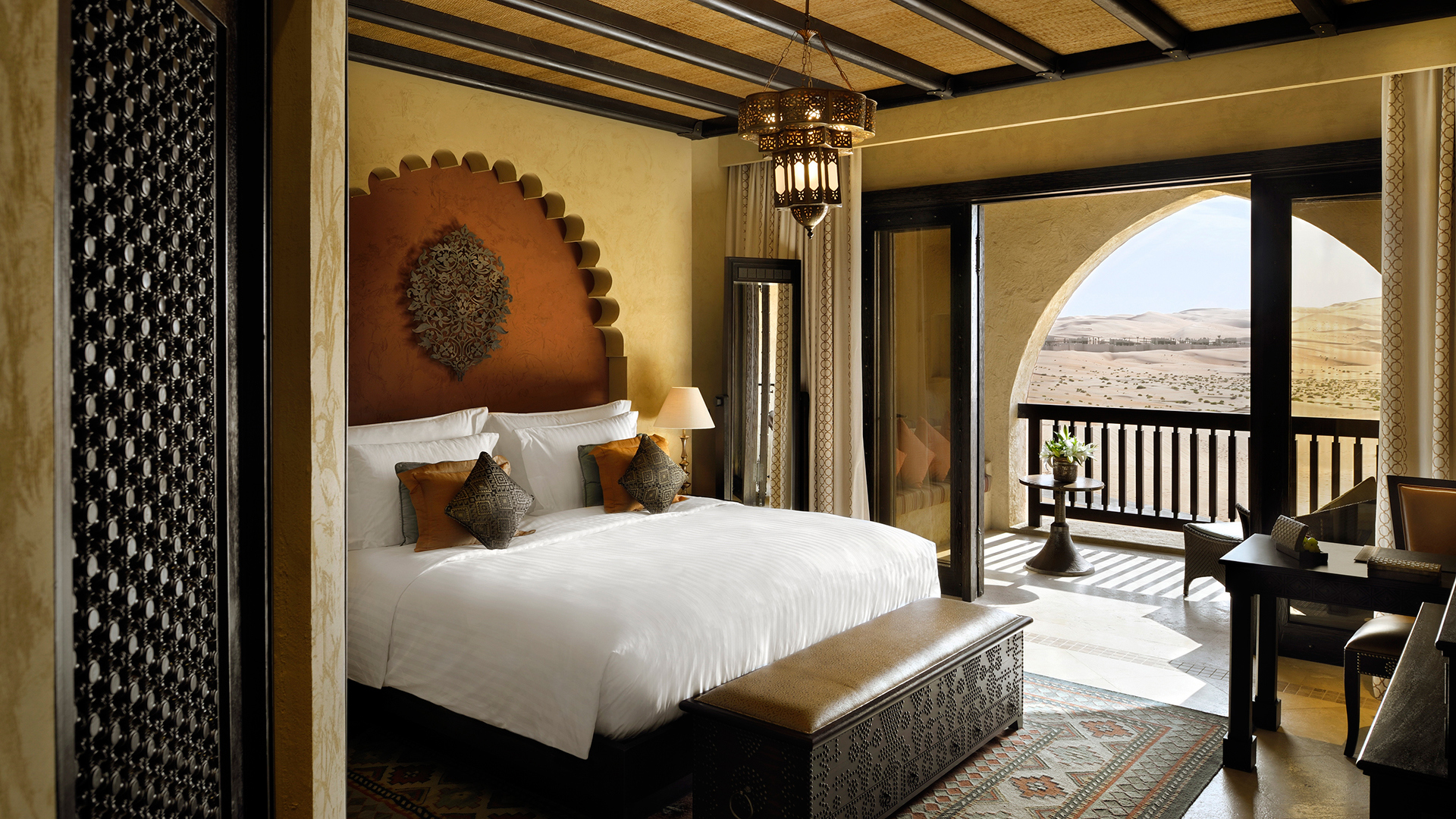 Arab Emirates, Abu Dhabi, Qasr al Sarab, Deluxe Balcony Room