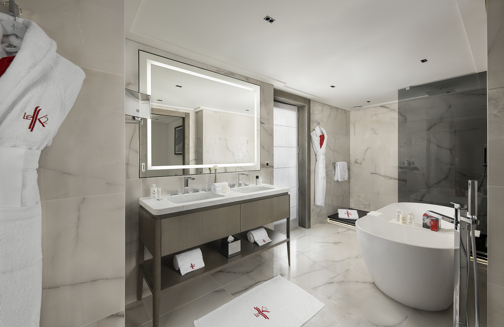 Ski & Snow, Europe, France, Val d'Isere, K2 Chogori, superior suite bathroom 