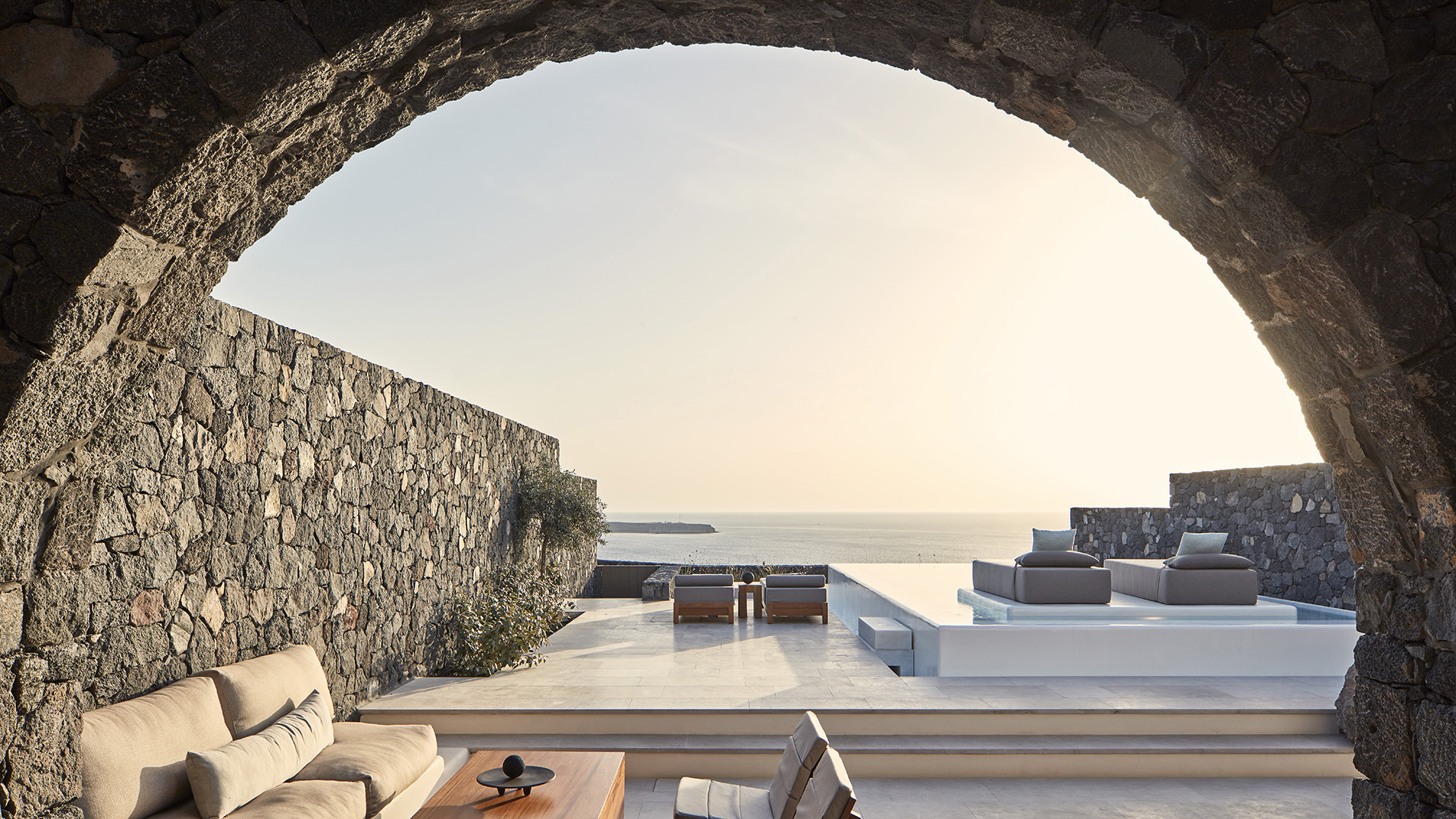 Europe, Greece, Santorini, Canaves Oia Epitome, Archway view