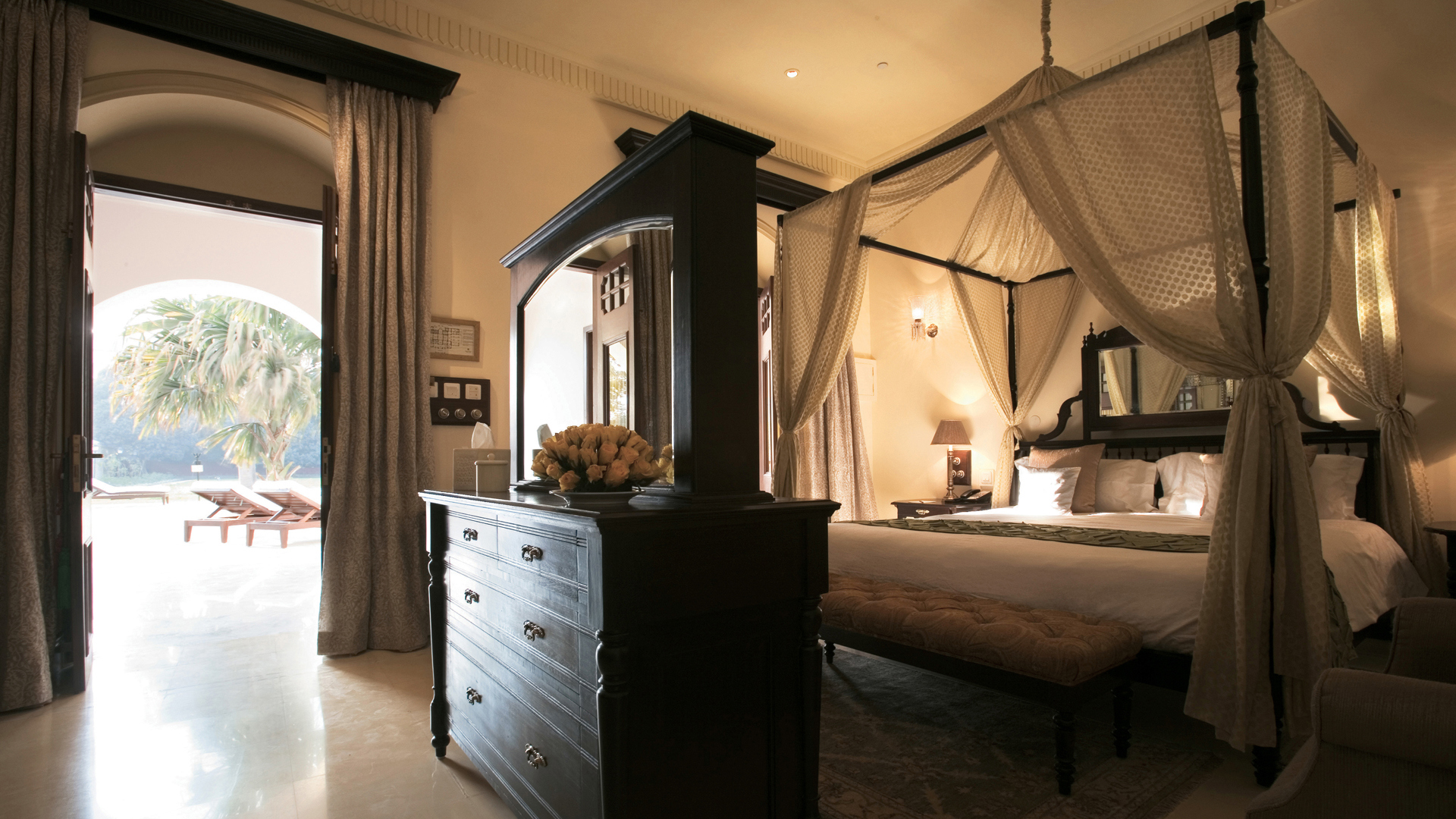 Worldwide, India, Nadesar palace, varanasi, Bedroom