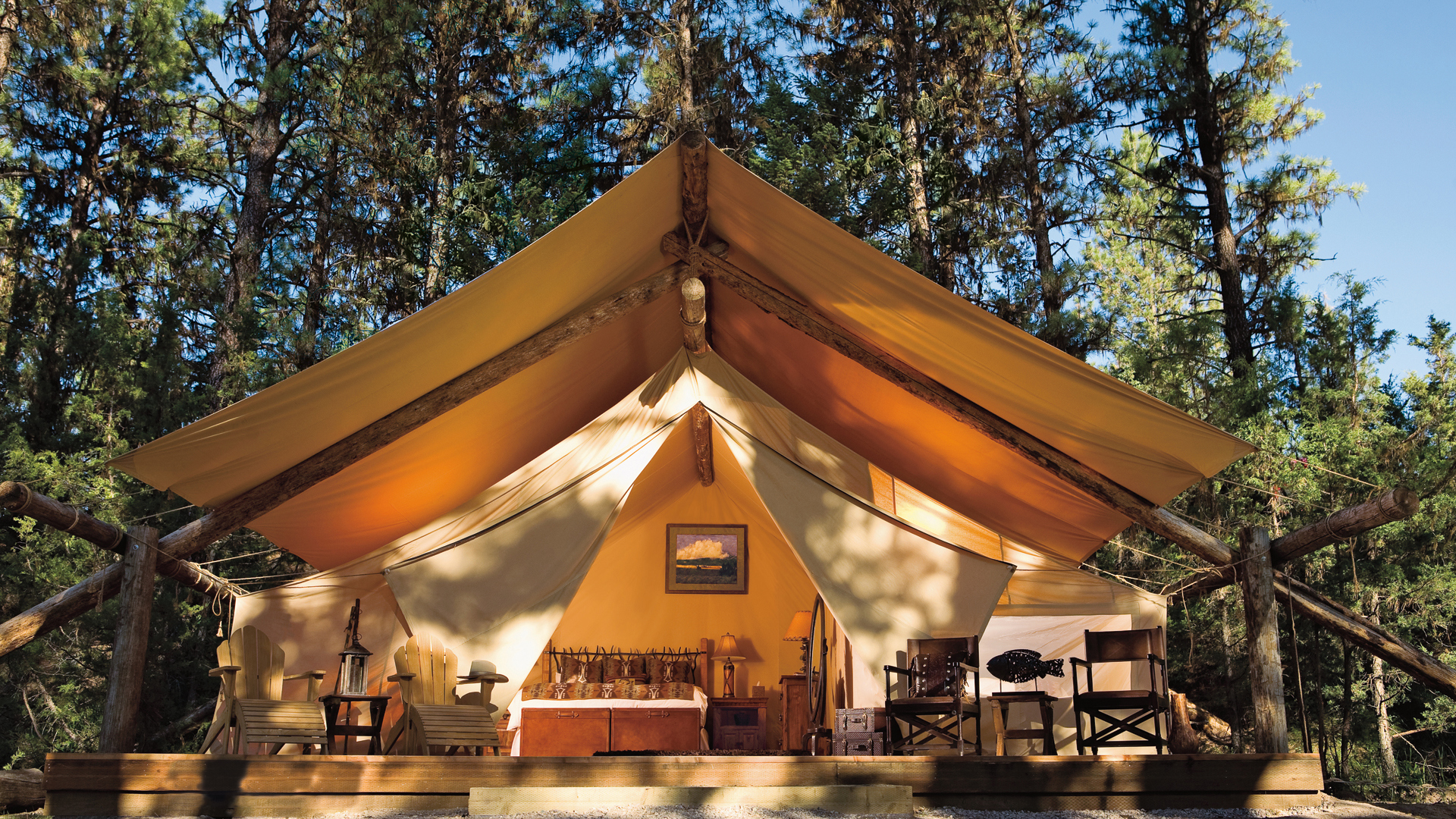  USA, Luxury Montana Holidays, The Resort at Paws Up, Blackfoot River Lodge