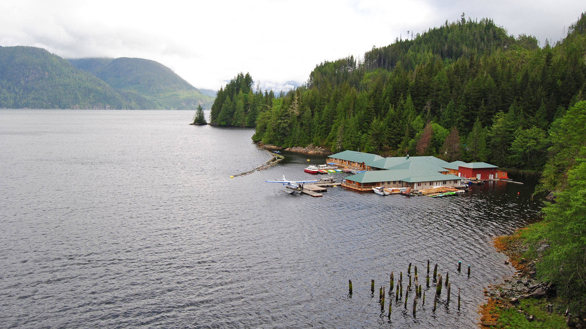 Knight Inlet Lodge