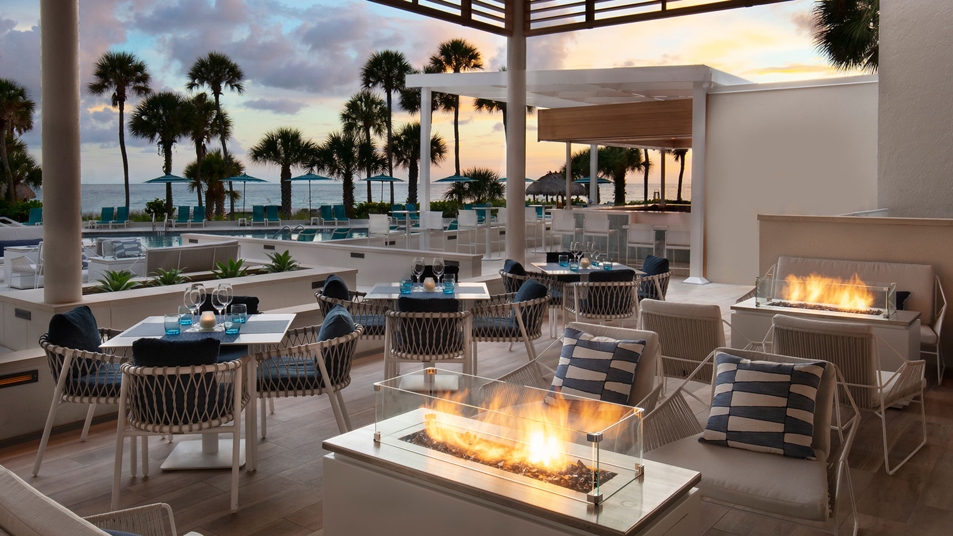  USA, Luxury Florida Holidays, The Resort at Longboat Key Club, Restaurant Outdoor