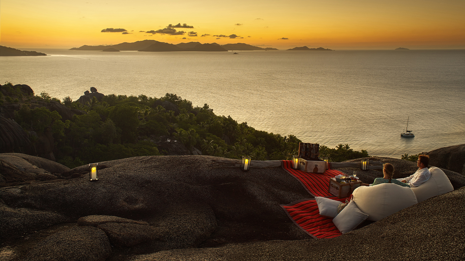 Indian Ocean, Seychelles, Six Senses Zil Pasyon, Cocktails at Sunset