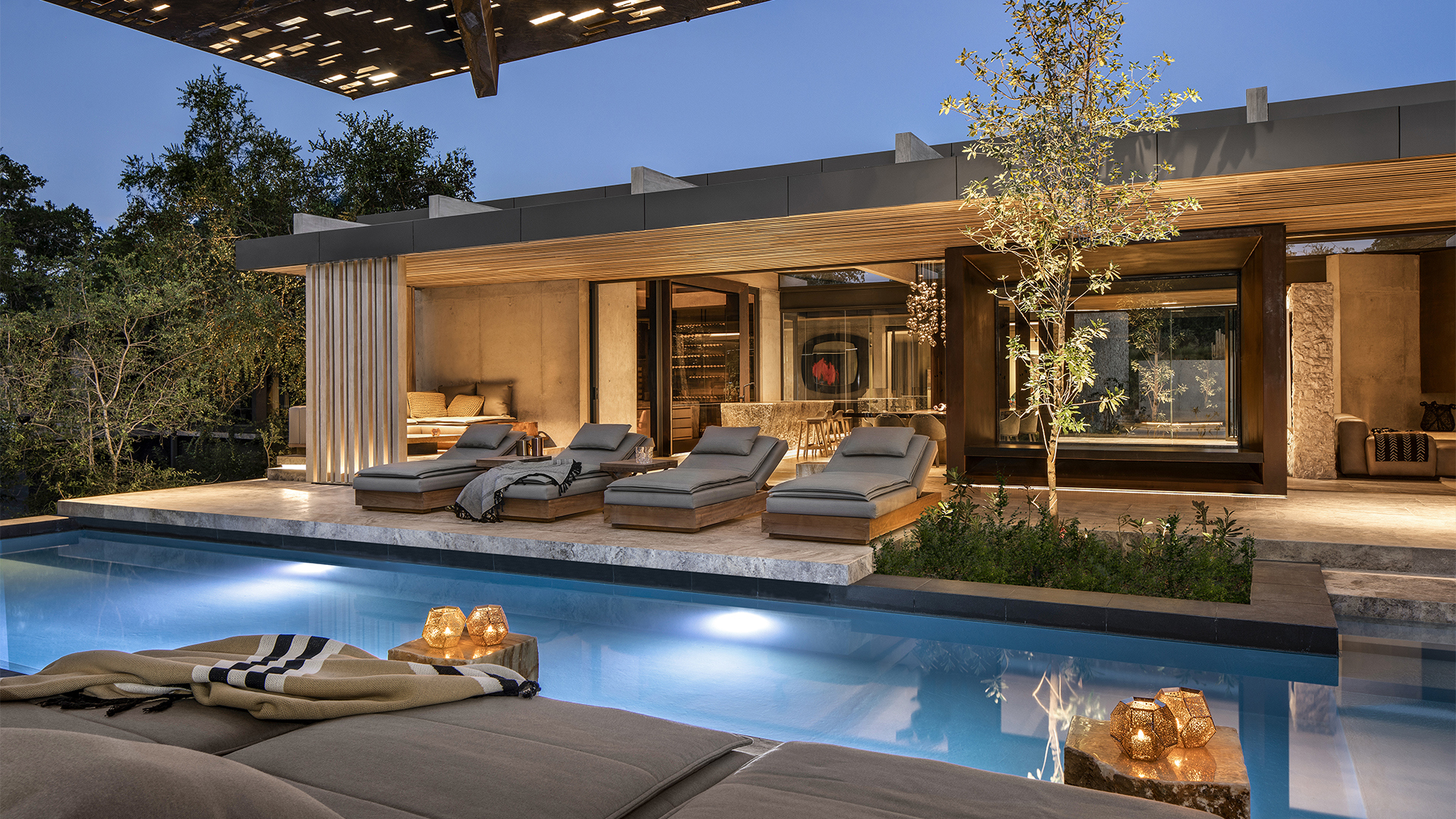  Africa, South Africa, Cheetah Plains Private Game Reserve, Pool and Beds