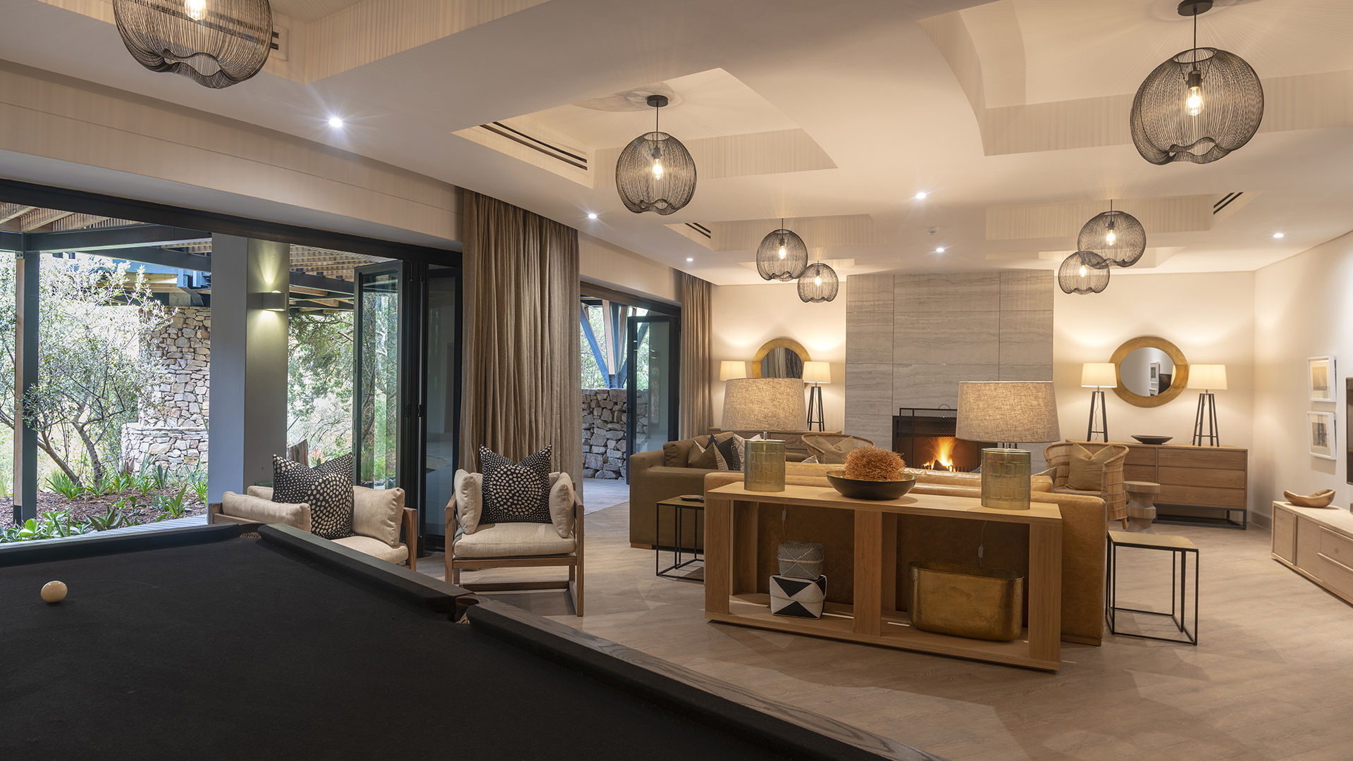  Africa, South Africa, Eagles Crag at Shamwari Private Game Reserve, Game room