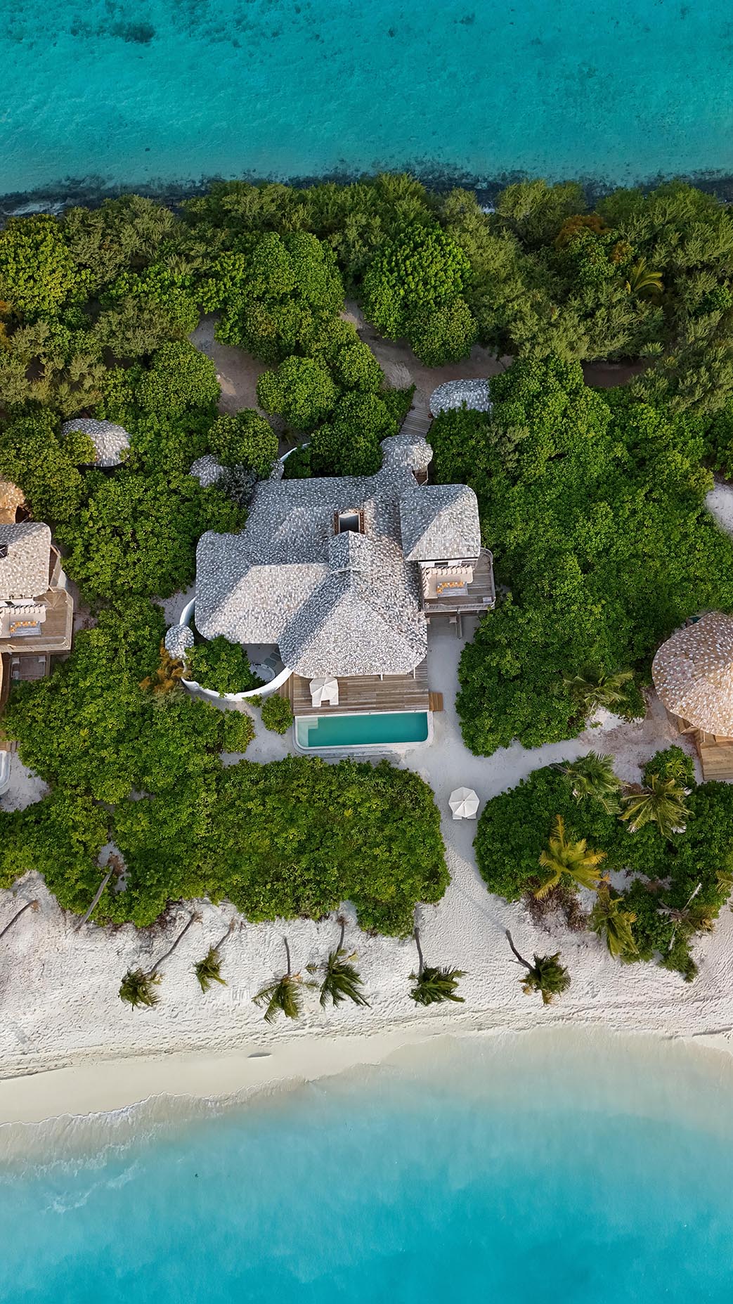 Indian Ocea, Maldives, Soneva Secret, Beach hideaway from above 