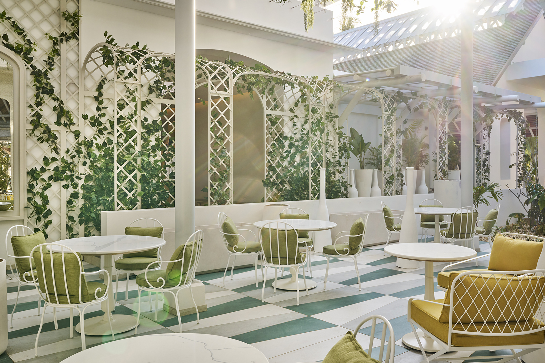 Indian Ocean, Mauritius, LUX* Belle Mare, Mondo Restaurant Conservatory 