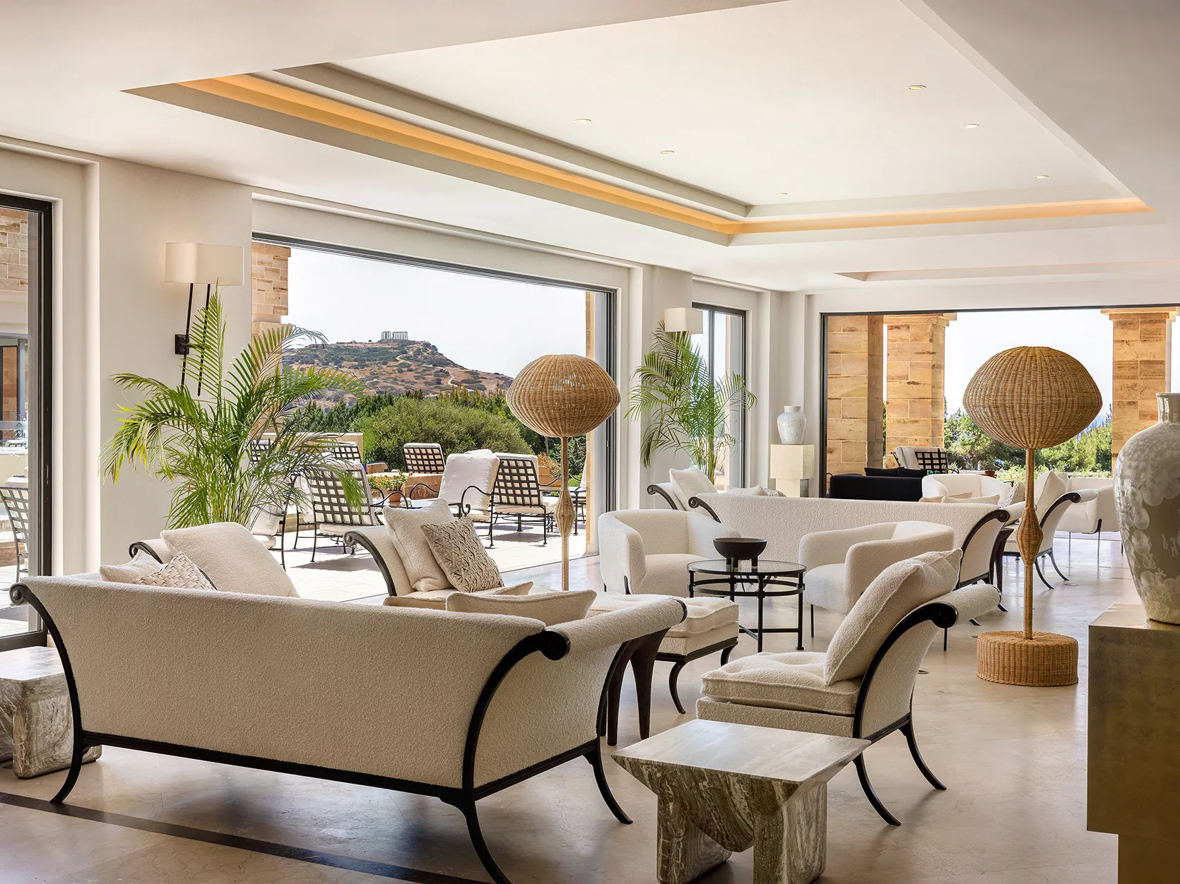 Europe, Greece, Athens Riviera, Cape Sounio, panorama lounge bar