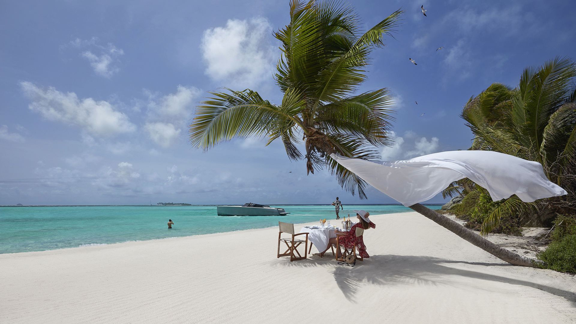  Caribbean, Bermuda & Mexico, The Grenadines, Mandarin Oriental Canouan, Beach and Boat