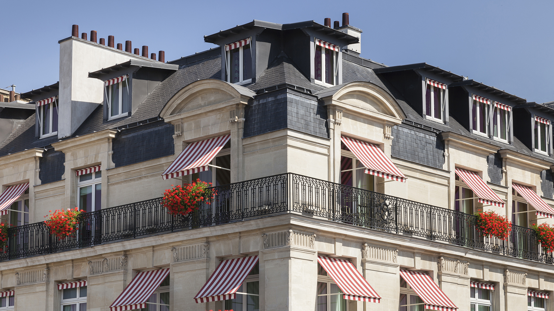 Le Bristol Paris exterior