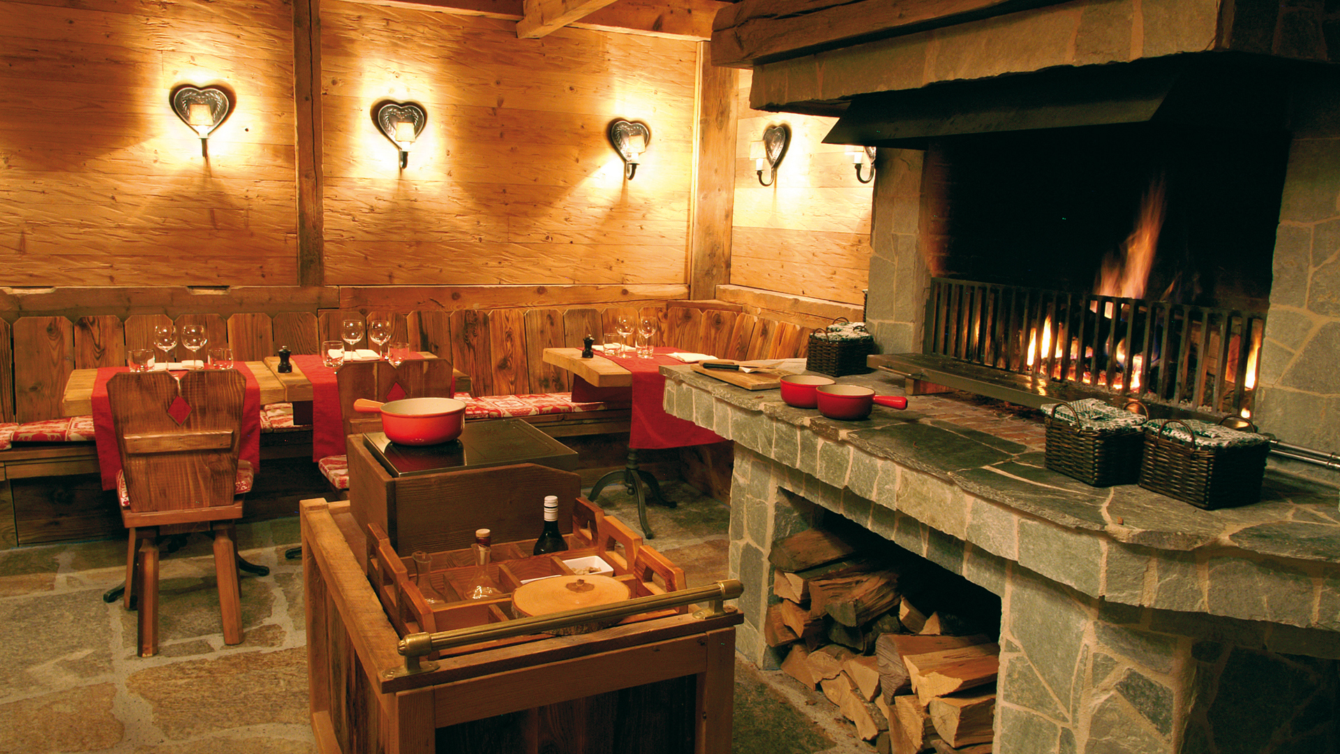 Europe ski, Switzerland, Chalet royalp, Restaurant legrizzly