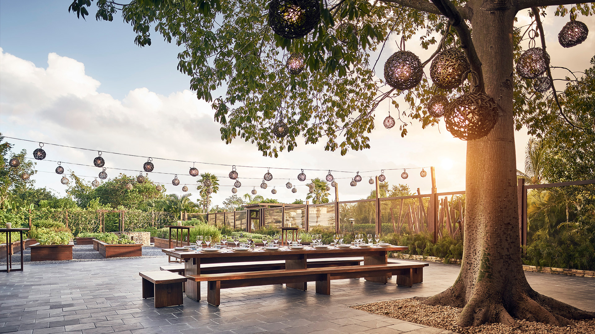 Outdoor dining at Mayakoba