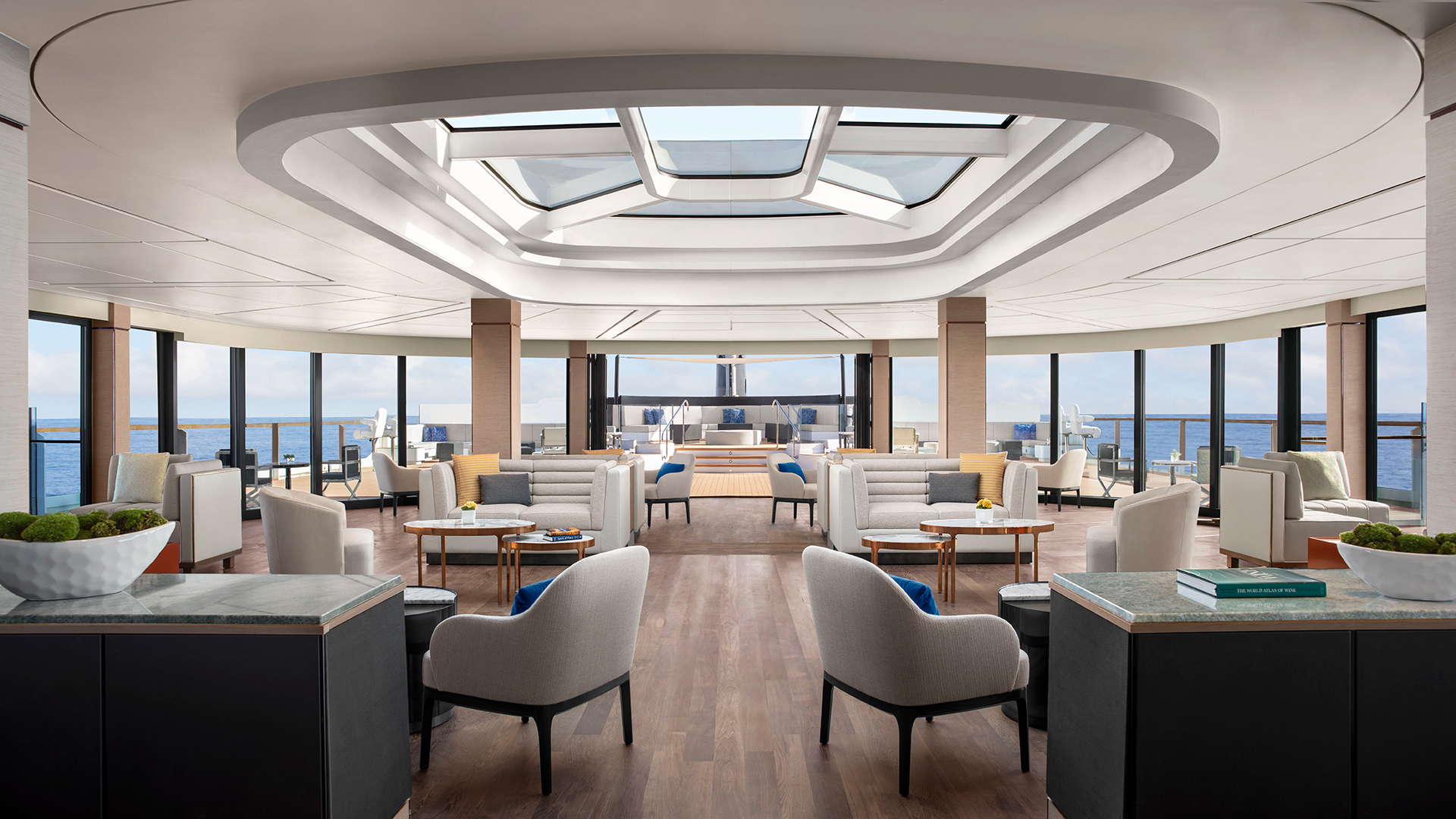 Cruises, The Ritz-Carlton Yacht Collection, Observation lounge