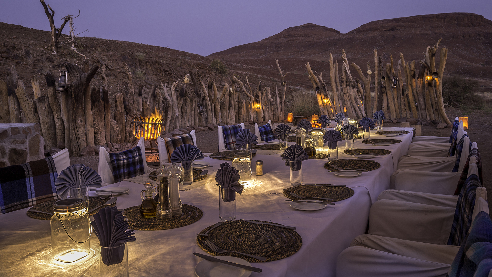 Damaraland long table dining