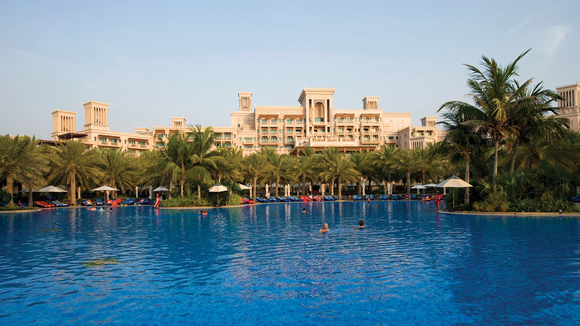 Indian Ocean, Arab Emirates, Dubai, Jumeirah Al Qasr, Main pool