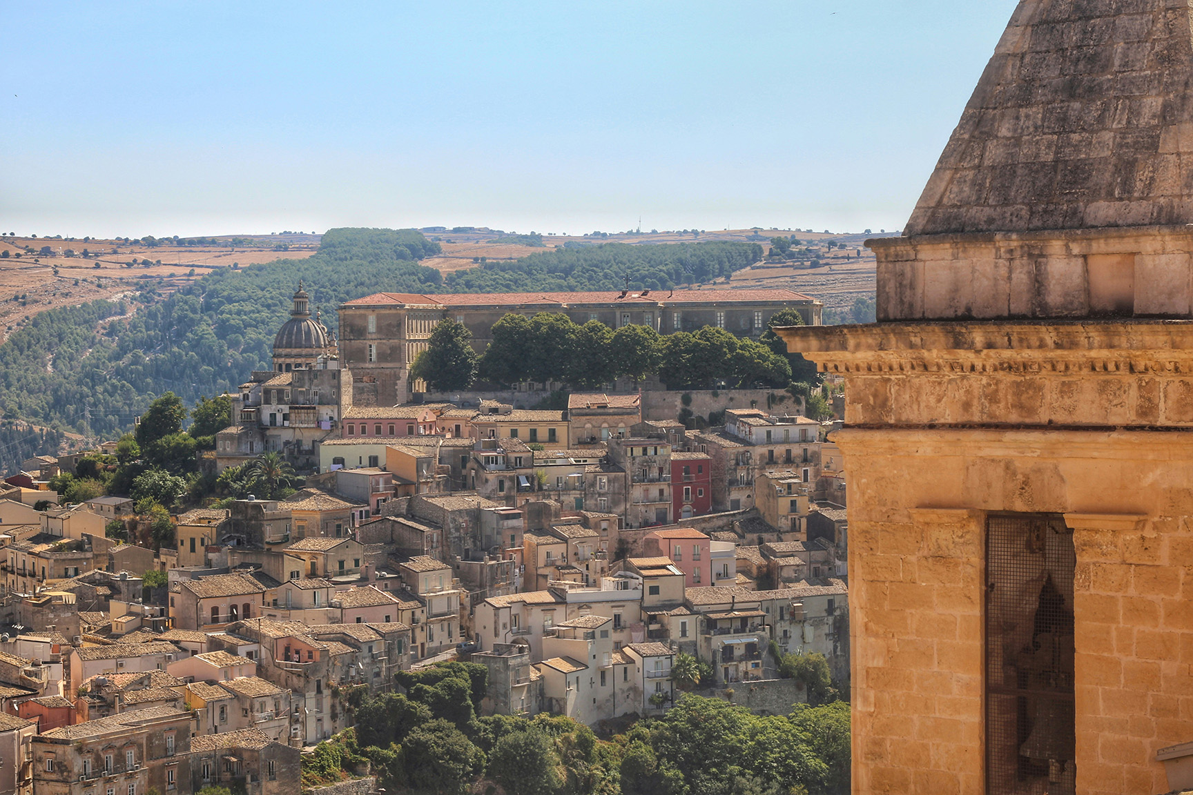 Europe, Italy, Sicily, Ragusa view over rooftops 