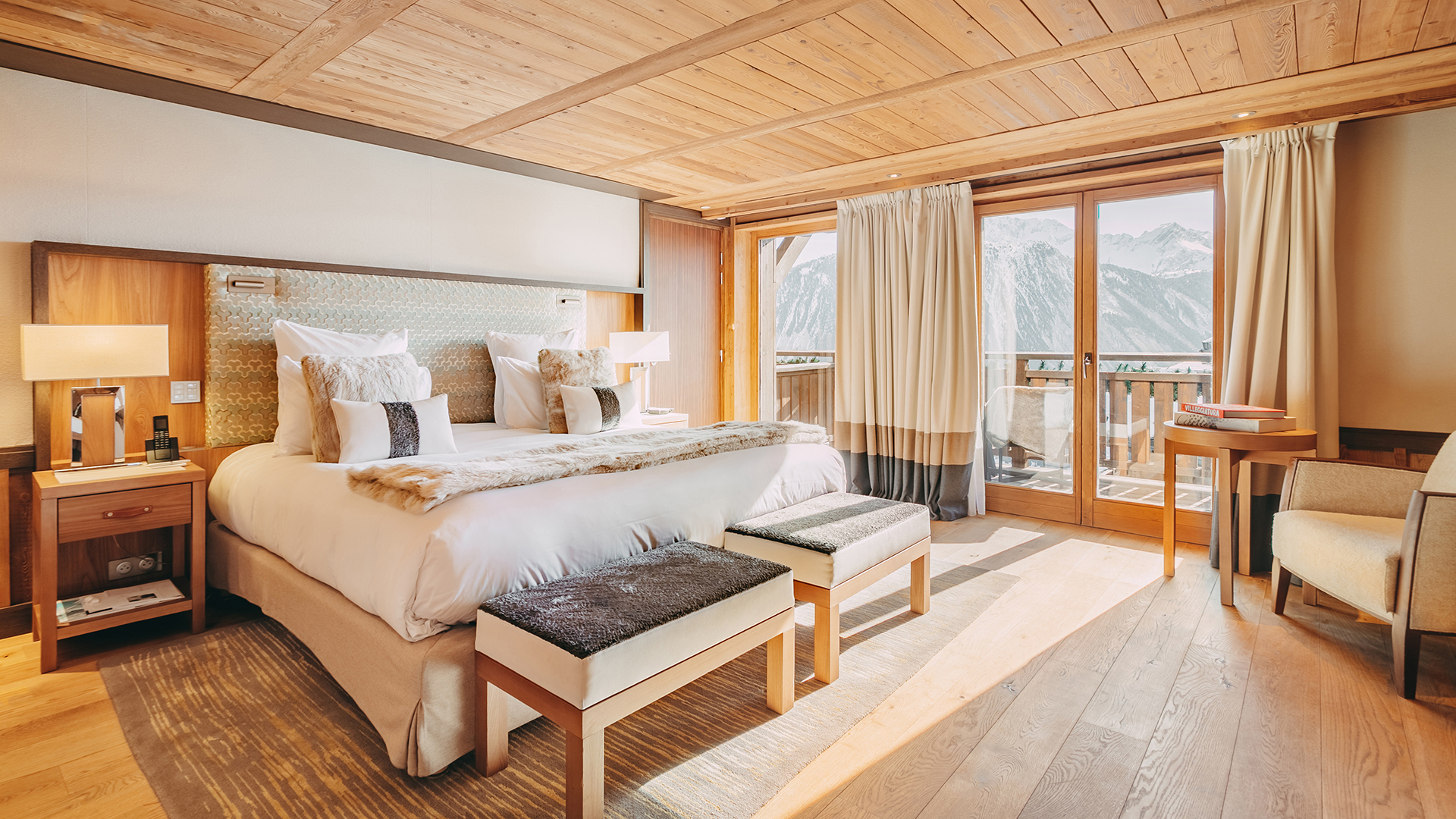 Europe Ski, France, Hôtel Barrière Les Neiges, Courchevel, Deluxe suite