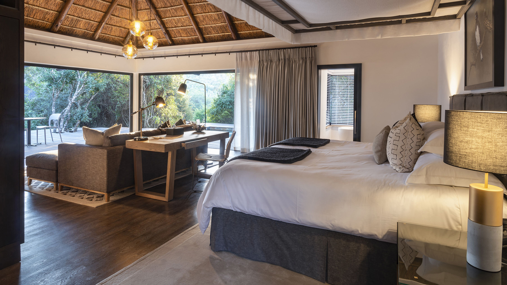  Africa, South Africa, Eagles Crag at Shamwari Private Game Reserve, Bedroom