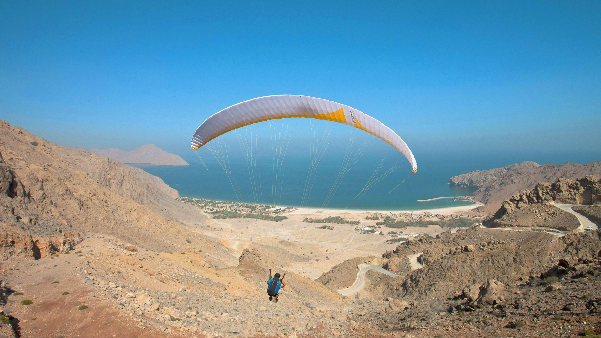 Indian Ocean, Oman, Six Senses Zighy Bay, Paragliding