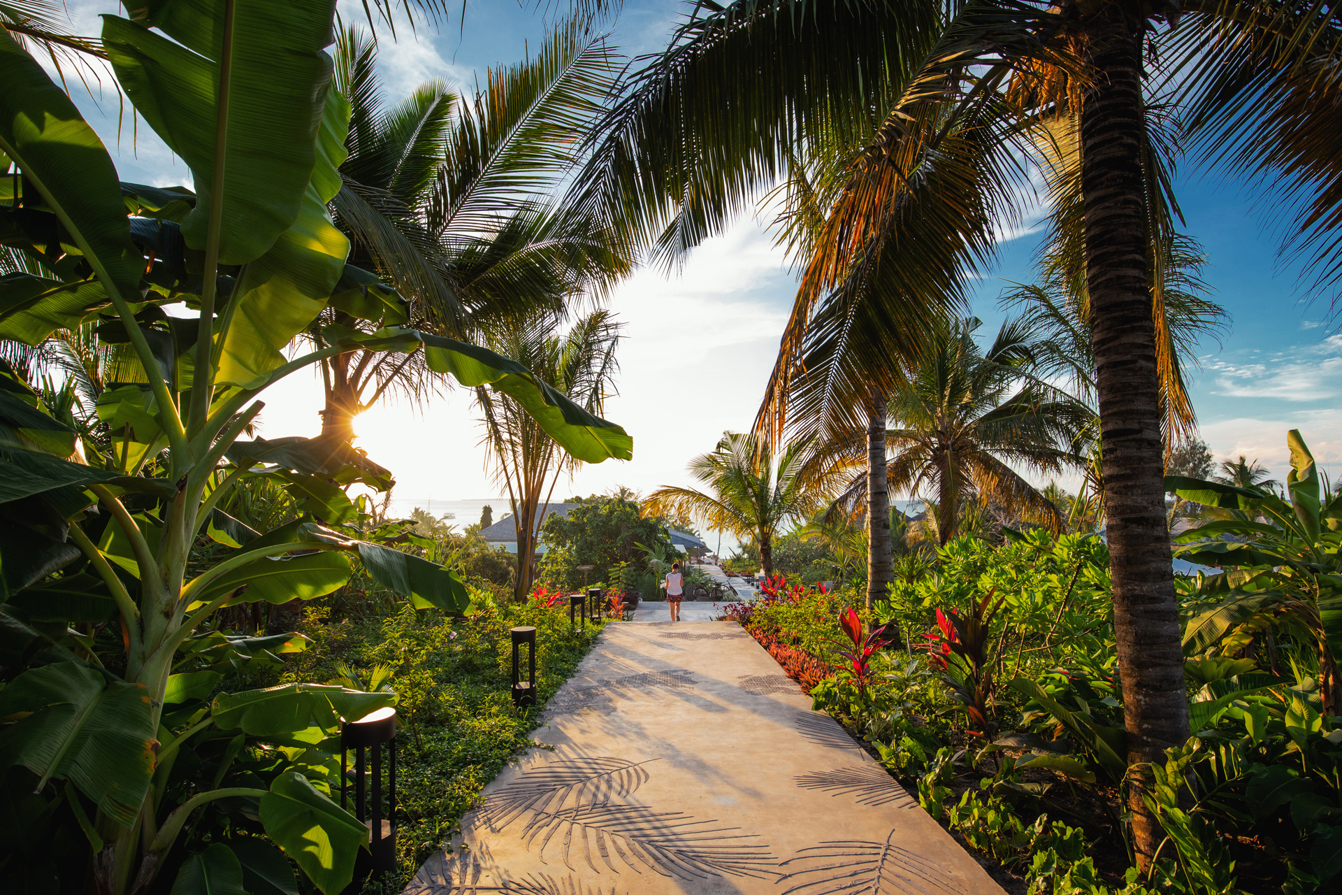 A hotel outdoor path walkway