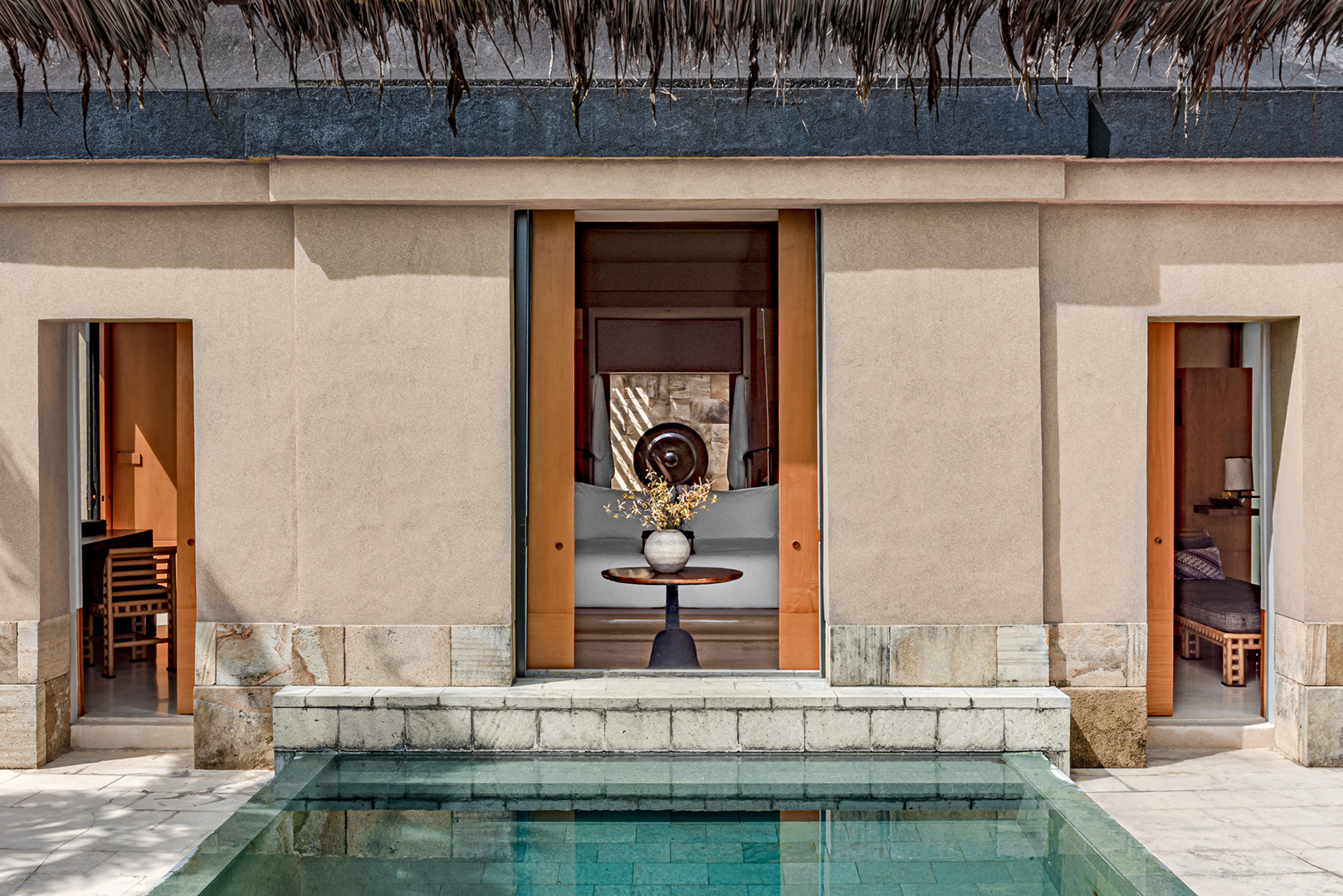 Asia, Indonesia, Amanjiwo, Suite and pool