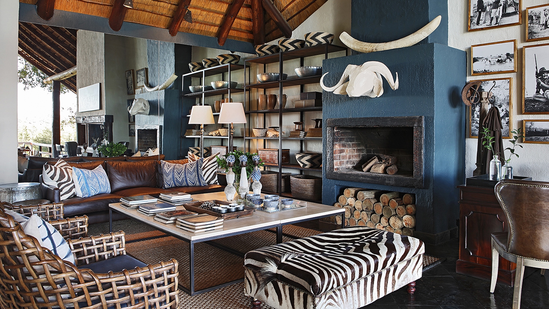  Africa, South Africa, Londolozi Varty Camp, Lounge