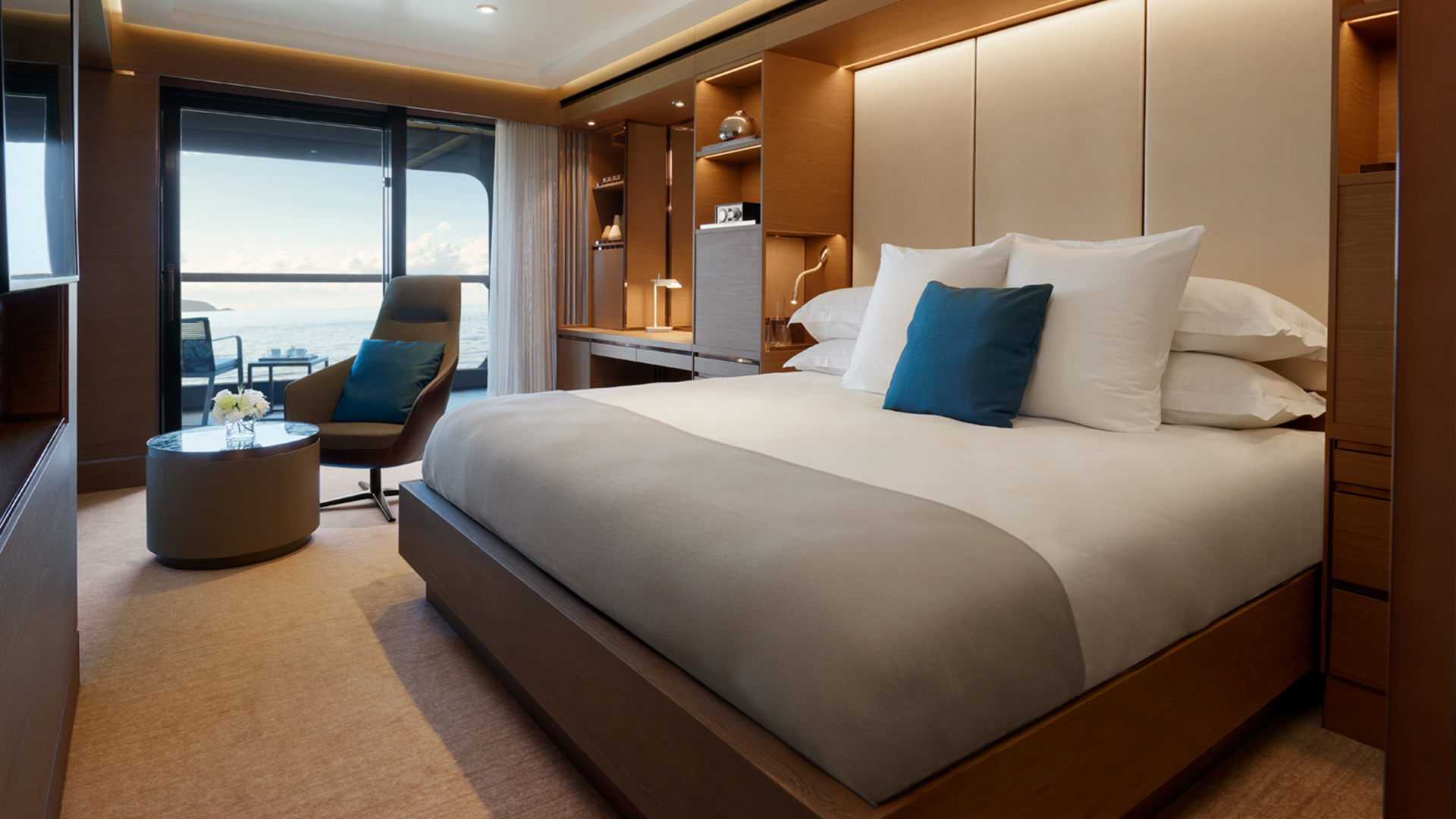 Cruises, The Ritz-Carlton Yacht Collection, Terrace bedroom