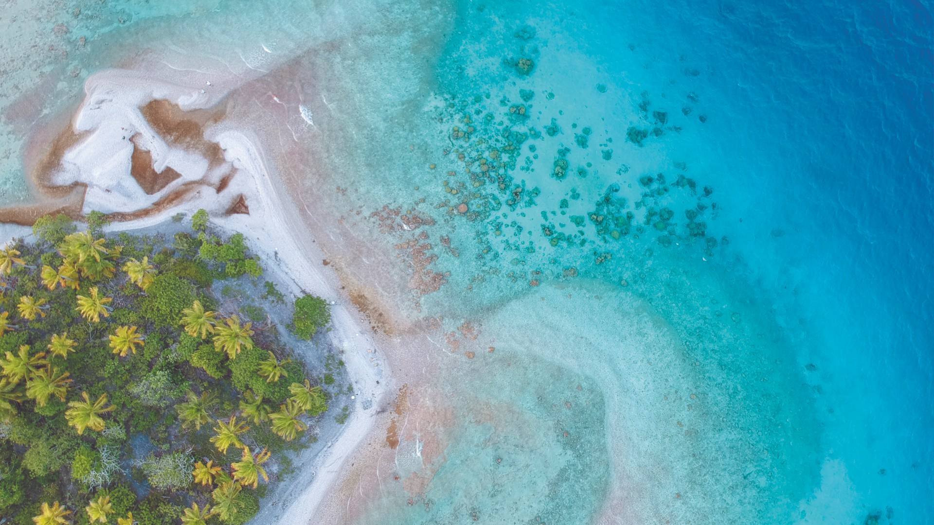 Tahiti atoll from above