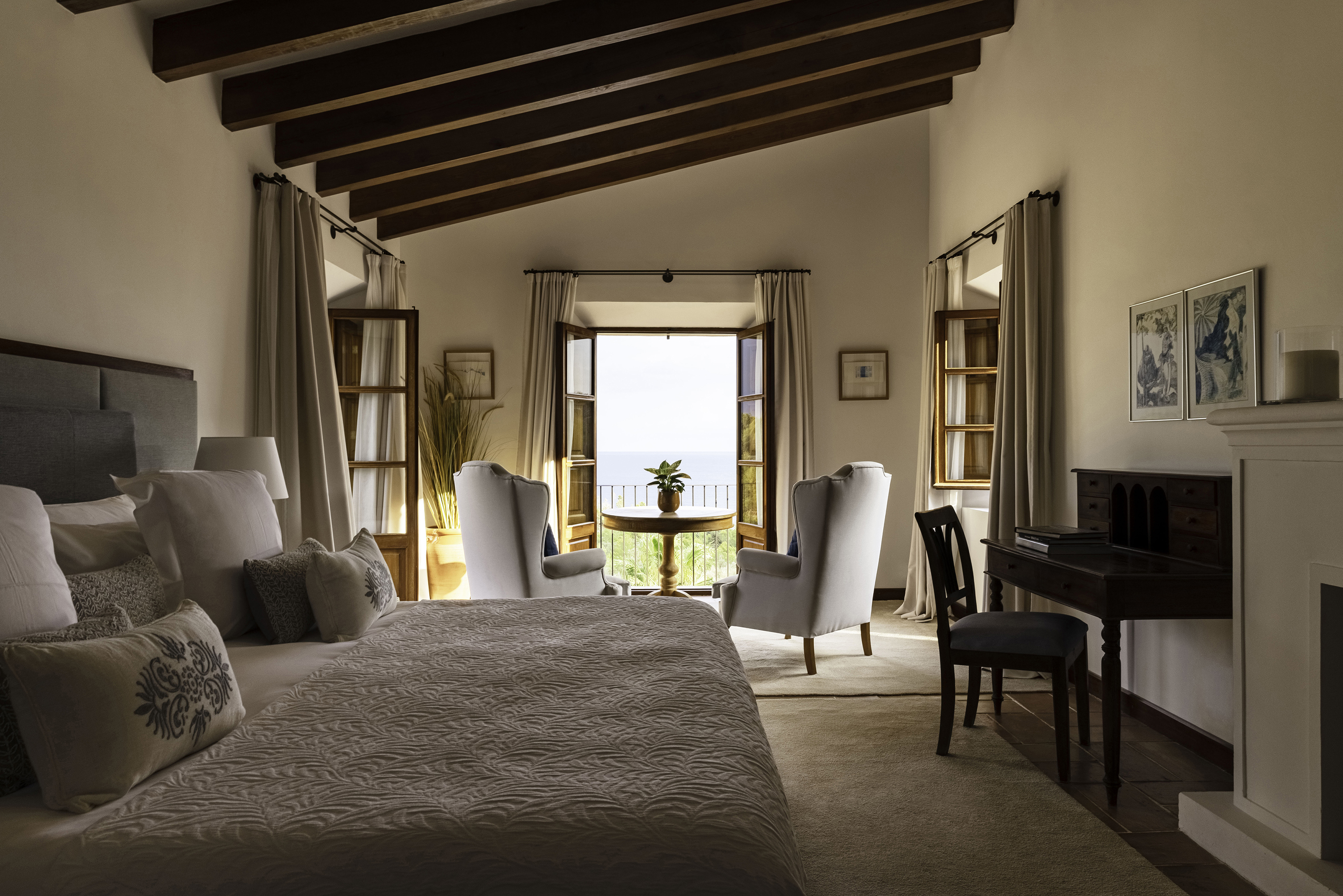 Sa Terra Rotja Master Suite with seats facing open window