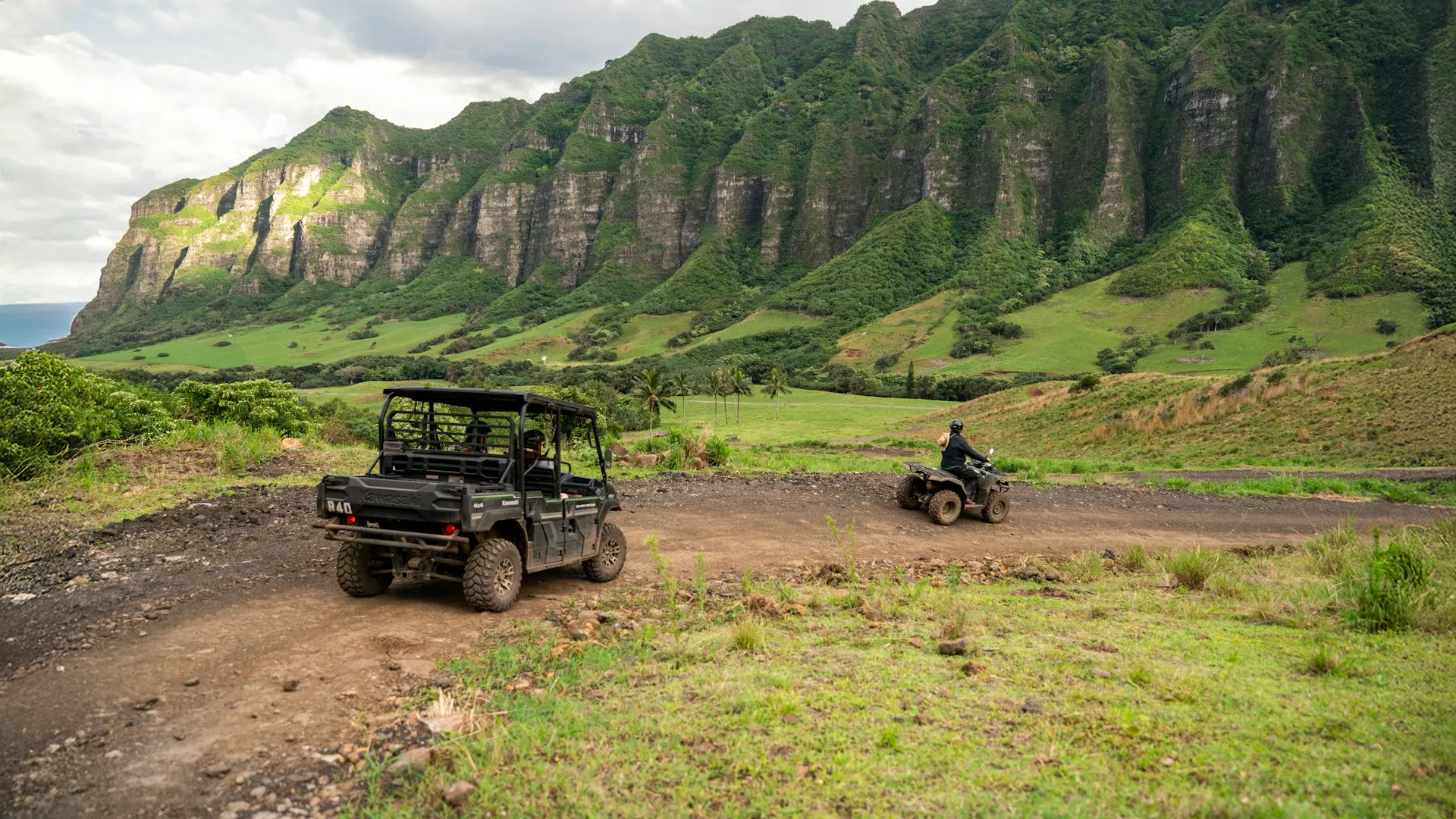 Off-road adventure through the Koʻolau Mountains, Oahu, Hawaii