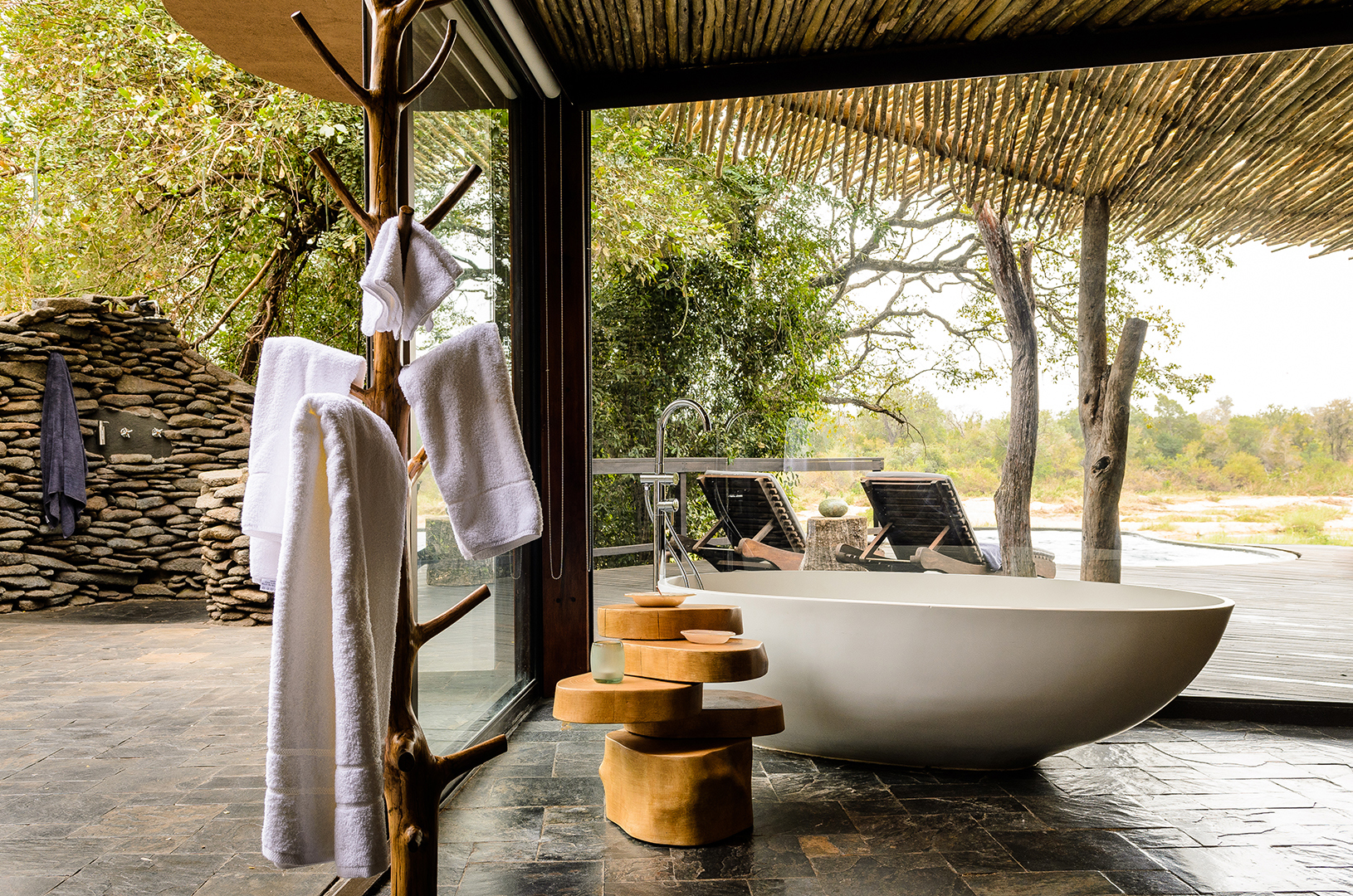  Africa, South Africa, Boulders Lodge at Singita Private Game Reserve, Bath